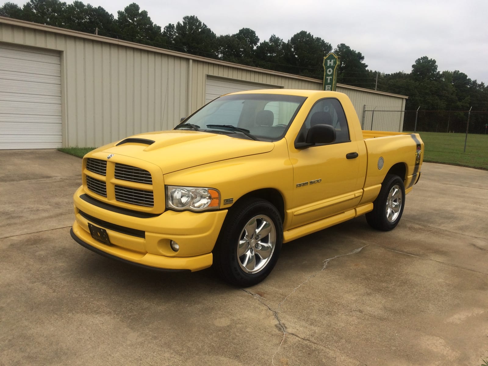 2004 Dodge Ram Rumble Bee Pickup at Dallas 2018 as T146.1 - Mecum Auctions