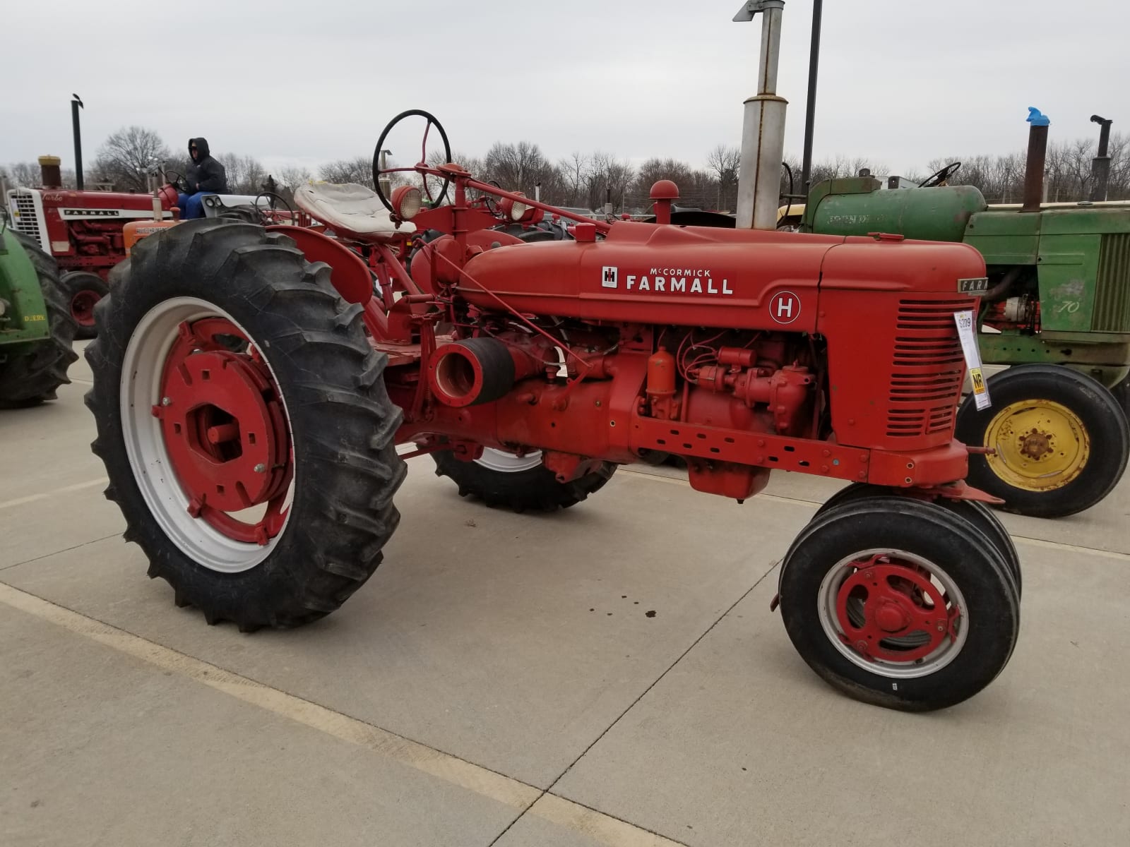1952 Farmall H at Gone Farmin' Spring Classic 2018 as S209 Mecum Auctions