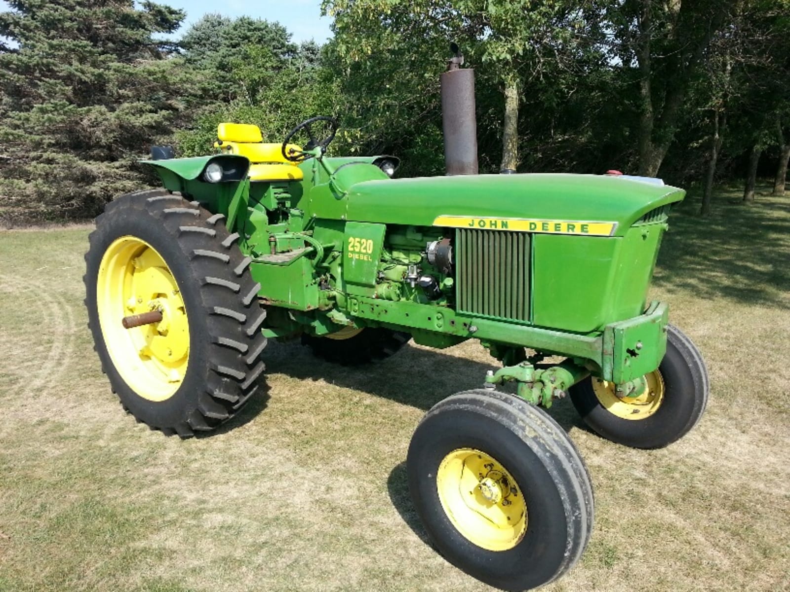 1972 John Deere 2520 at Gone Farmin' Iowa 2013 as F34 Mecum Auctions