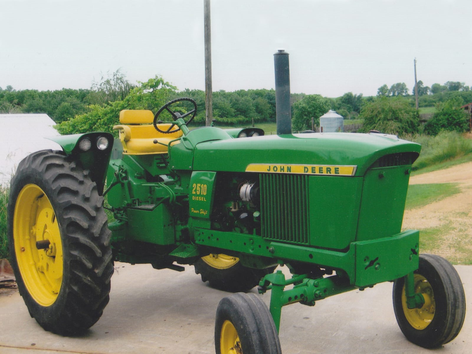 1966 John Deere 2510 Power Shift at Gone Farmin' Tractor Spring Classic ...
