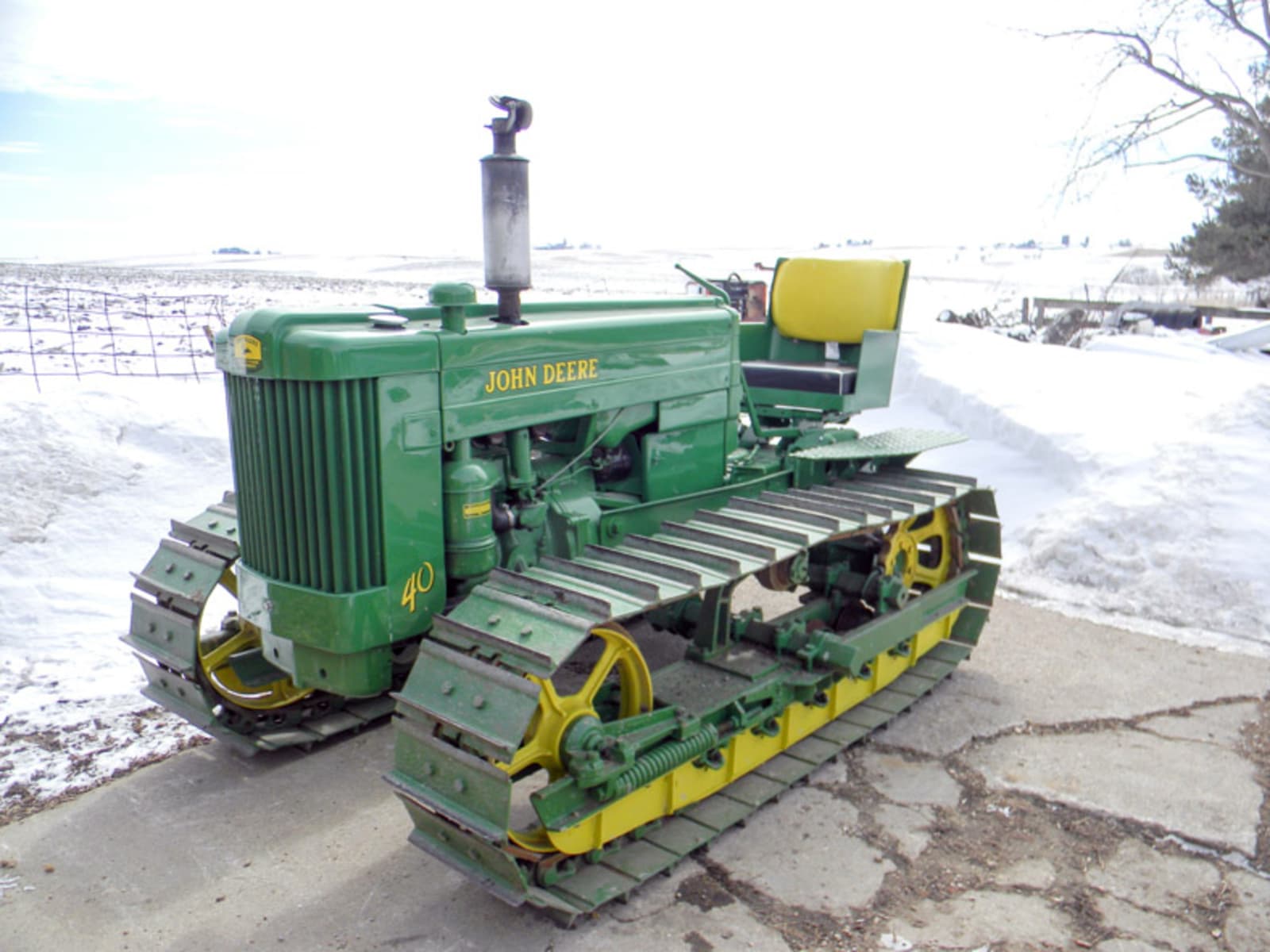 John Deere 40 Crawler at Gone Farmin' Tractor Spring Classic 2014 as