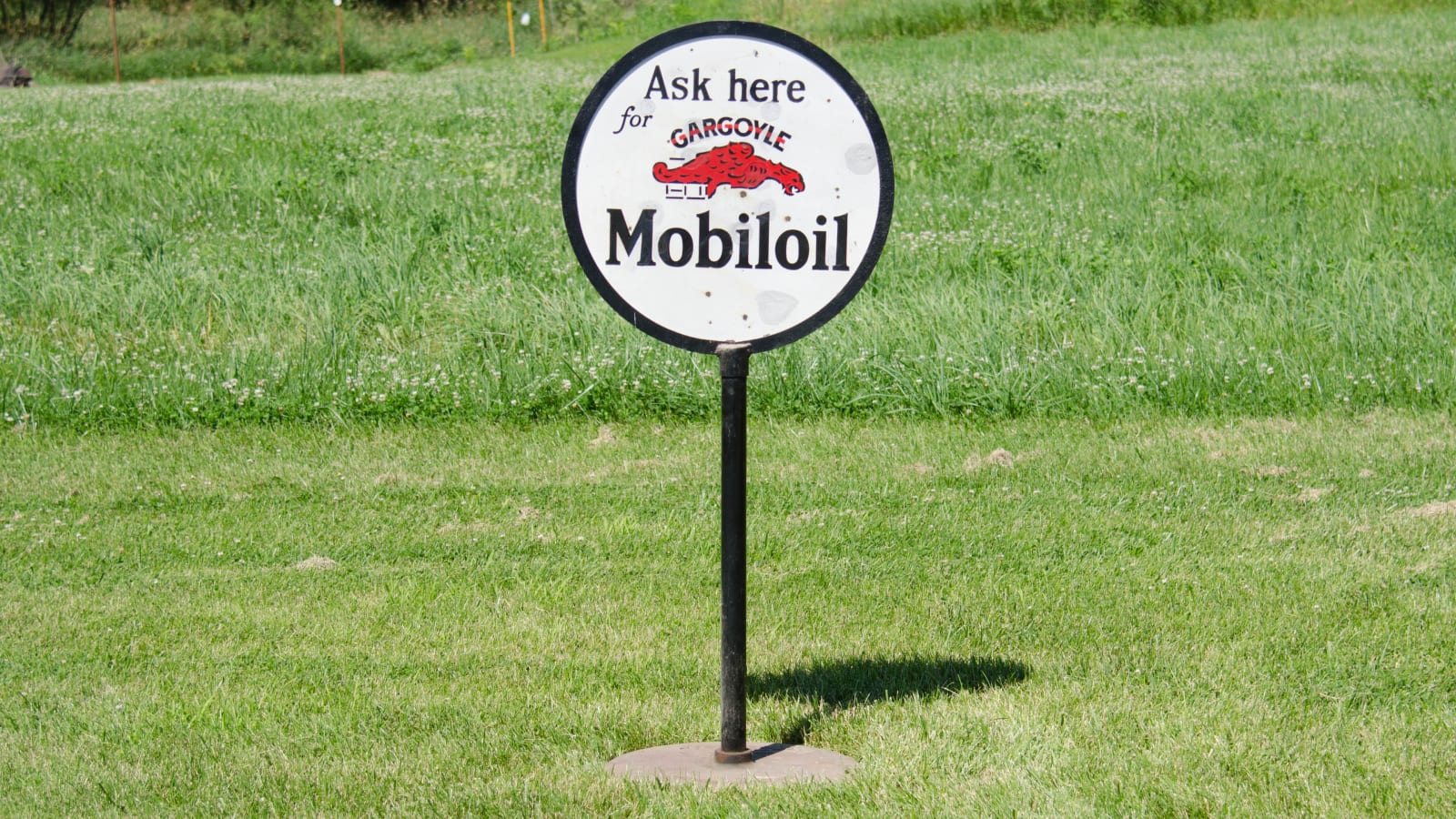 Mobil Oil Curb Sign DSP 24x56 at Gone Farmin' Iowa Premier 2015 as M200