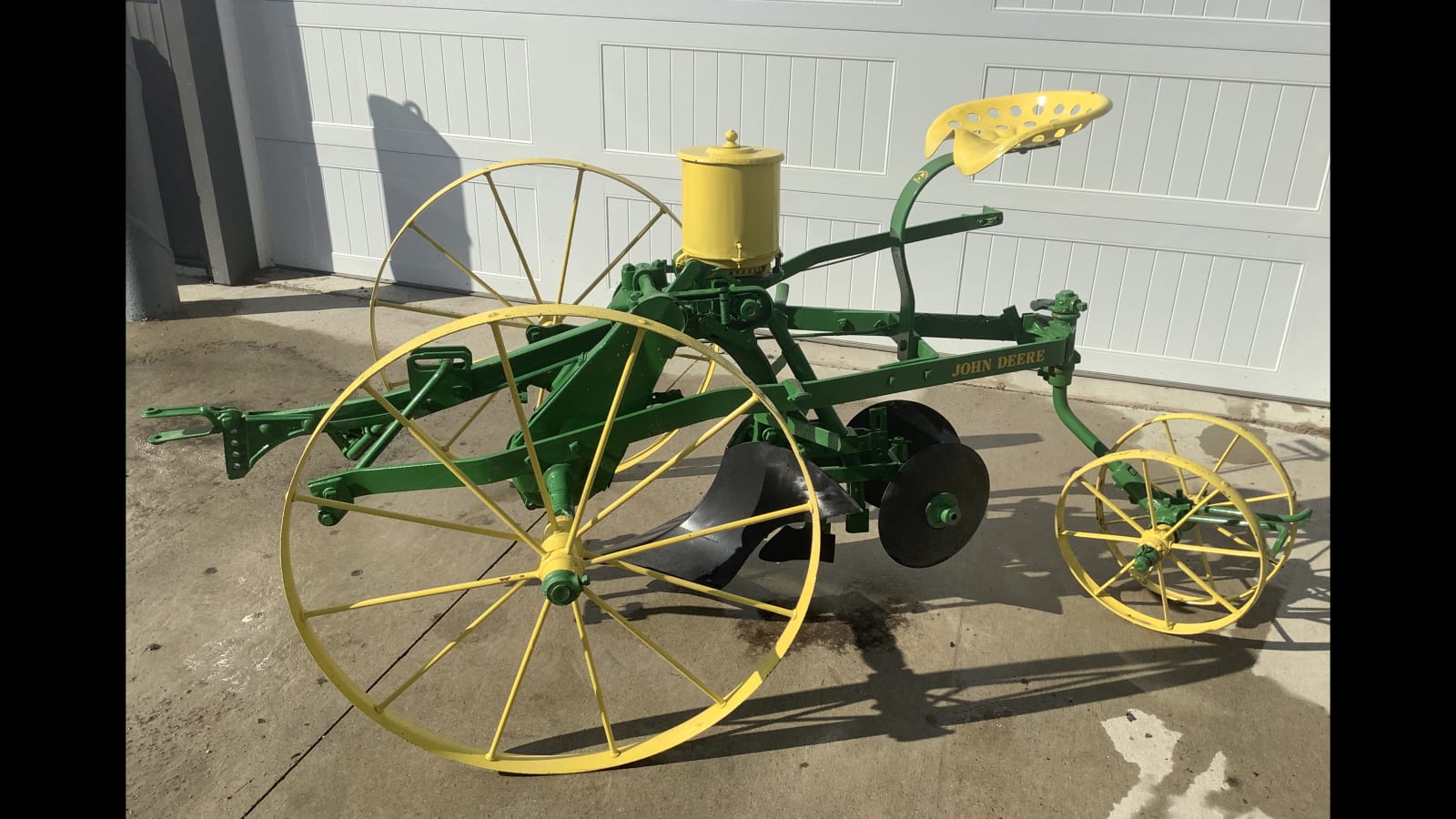 John Deere One Row Planter At Gone Farmin Fall Premier 2019 As W160 Mecum Auctions 2187