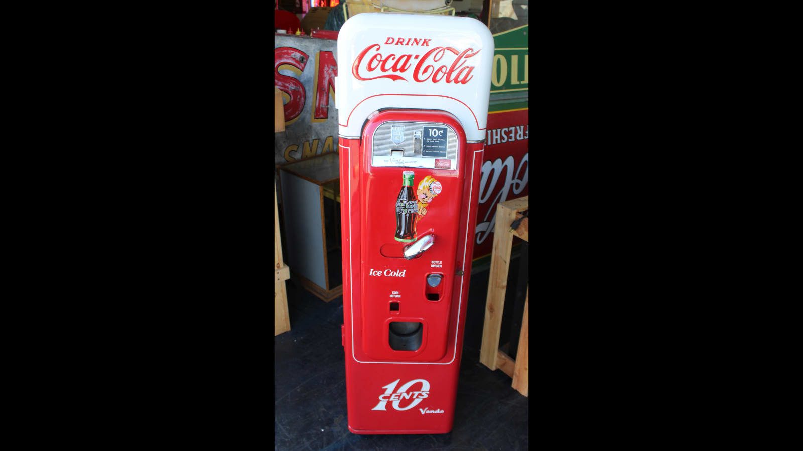 Coca Cola Vendo 44 Vending Machine 58x18x22 at Los Angeles 2018 as K17 Mecum Auctions