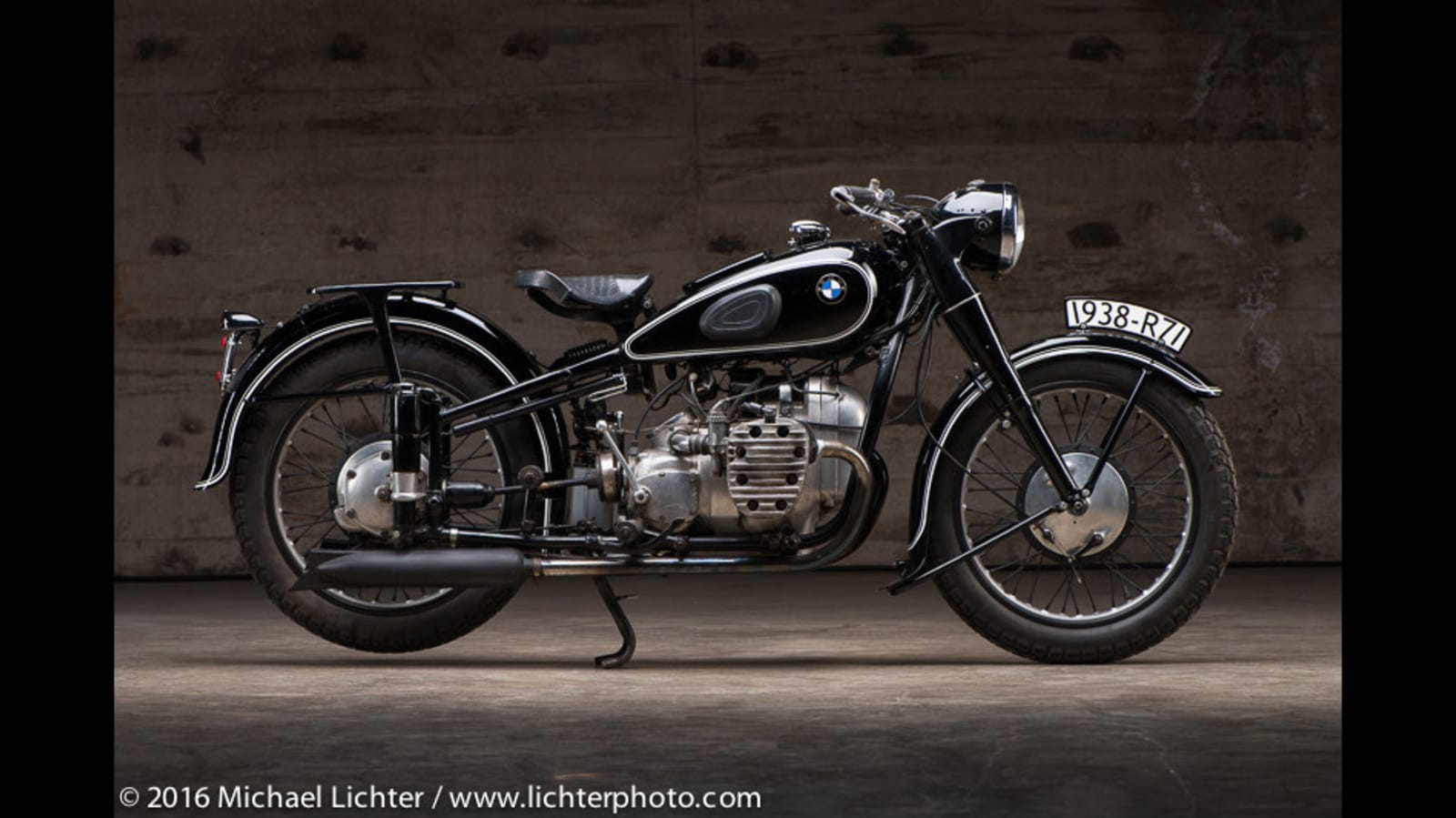 1938 BMW R71 at Las Vegas Motorcycles 2020 as S265 - Mecum Auctions