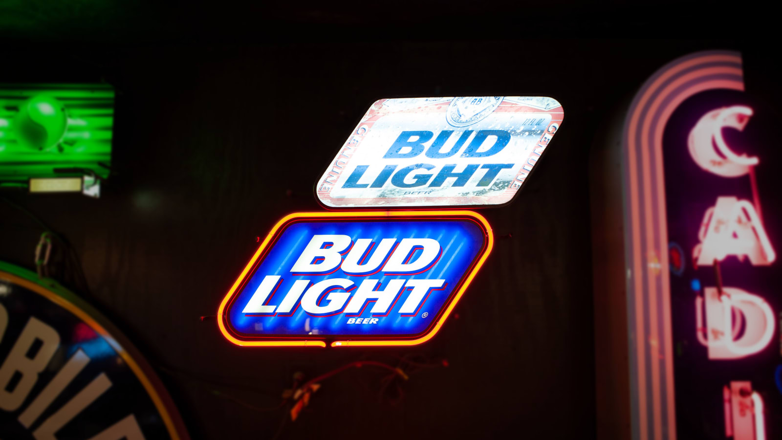 Bud Light Neon Sign At The Eddie Vannoy Collection 2020 As G319 Mecum Auctions 