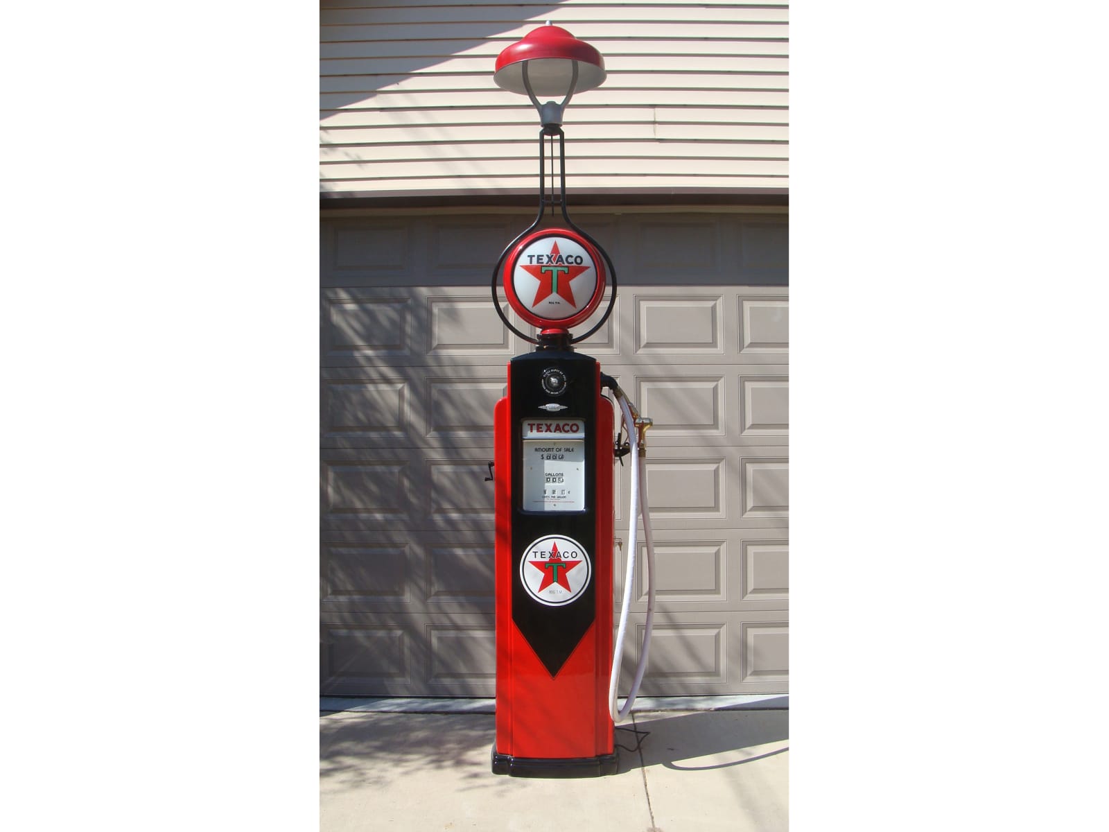 Wayne 585 Gas Pump With Station Lighter at Dana Mecum's 25th Original Spring Classic 2012 as