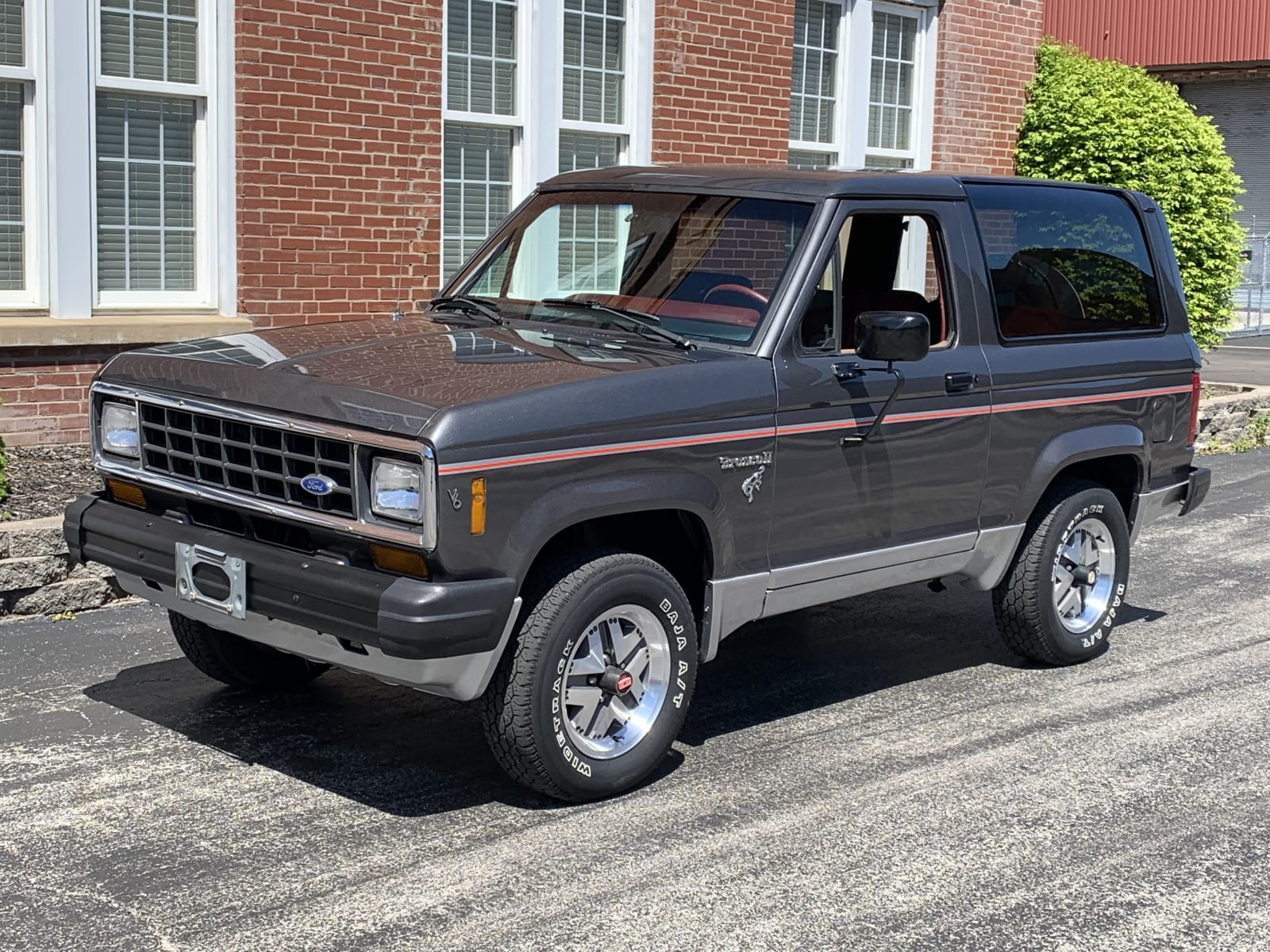 1985 Ford Bronco II at Indy 2020 as K6 - Mecum Auctions