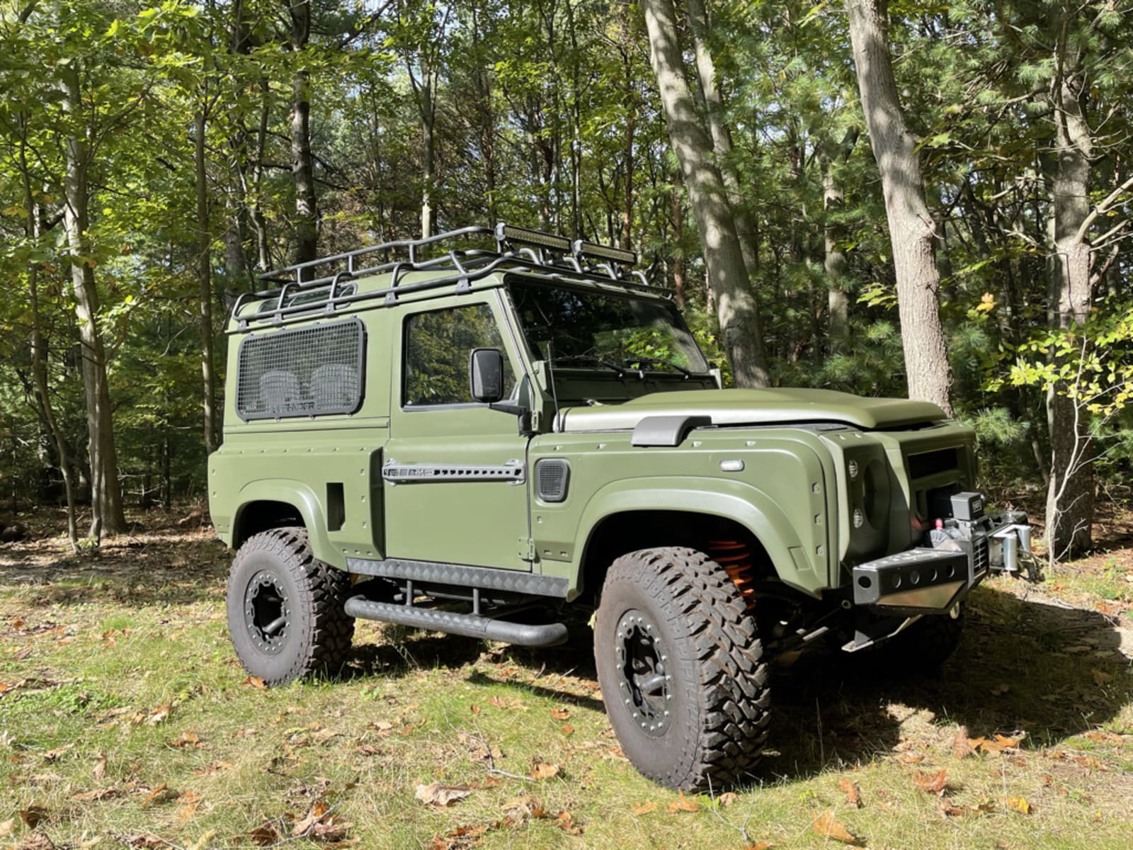 1989 Land Rover Defender 90 at Indy 2022 as L215 - Mecum Auctions