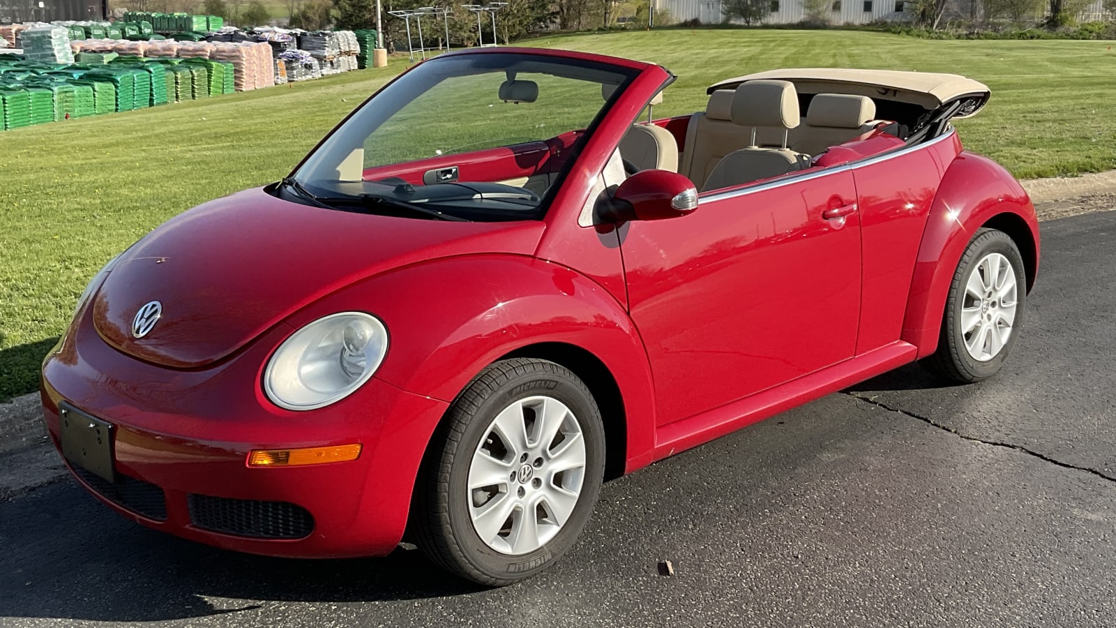 2010 Volkswagen Beetle Convertible at Indy 2023 as J18 Mecum Auctions