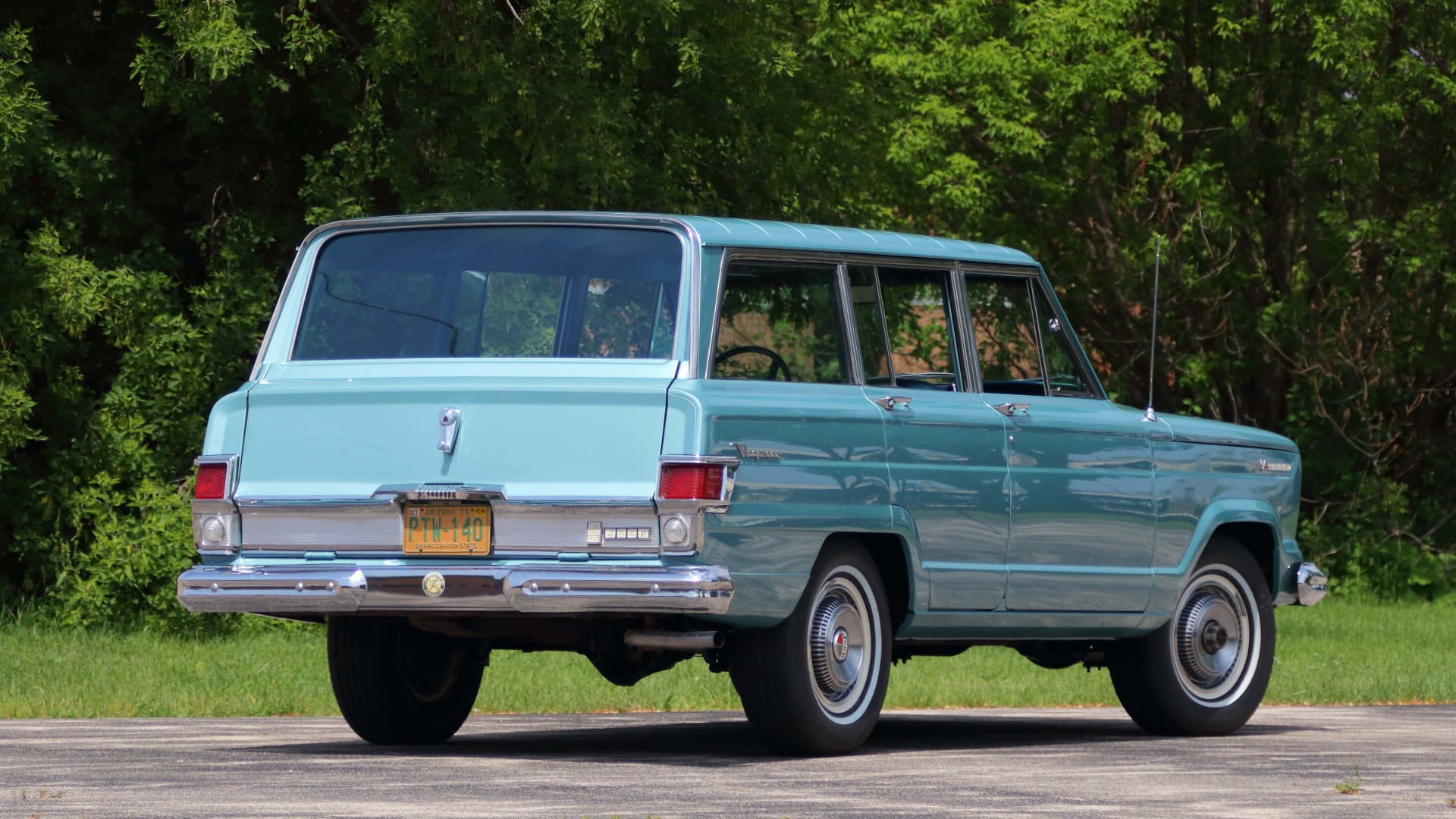 Jeep Wagoneer 1966
