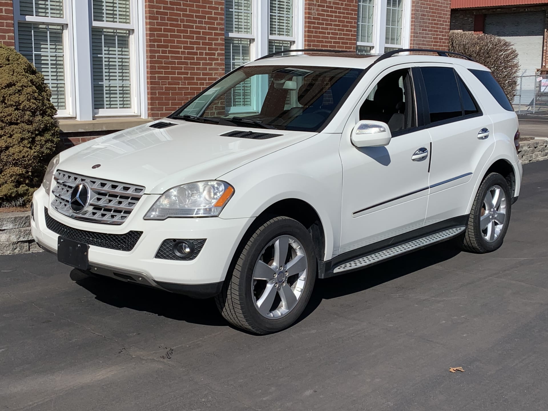 2009 MercedesBenz ML350 at Glendale 2022 as T110.1 Mecum Auctions