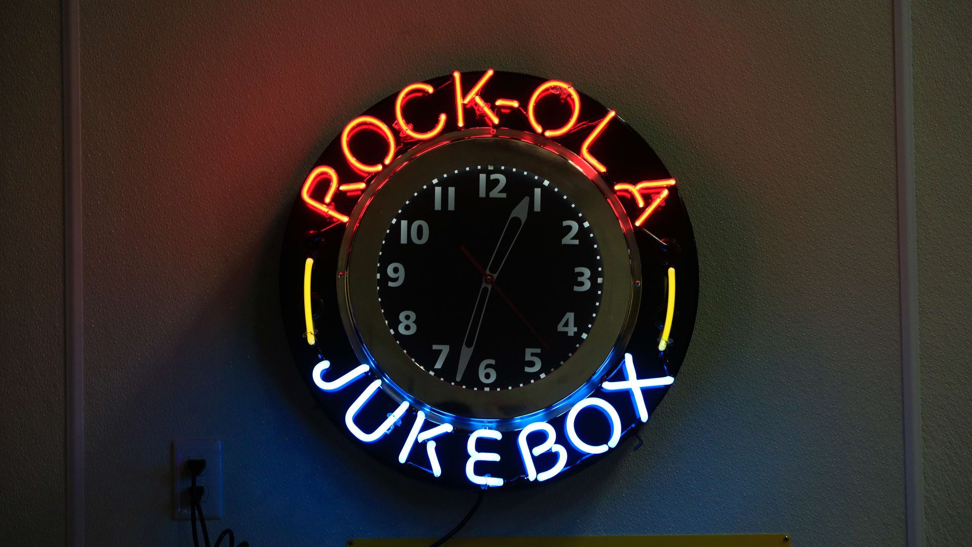 RockOla Jukebox Neon Clock, Reproduction 26in at Chicago 2018 as Z319