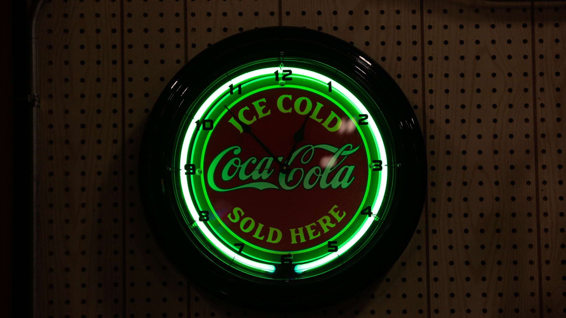 CocaCola Neon Clock, Reproduction at Chicago 2018 as Z325 Mecum Auctions
