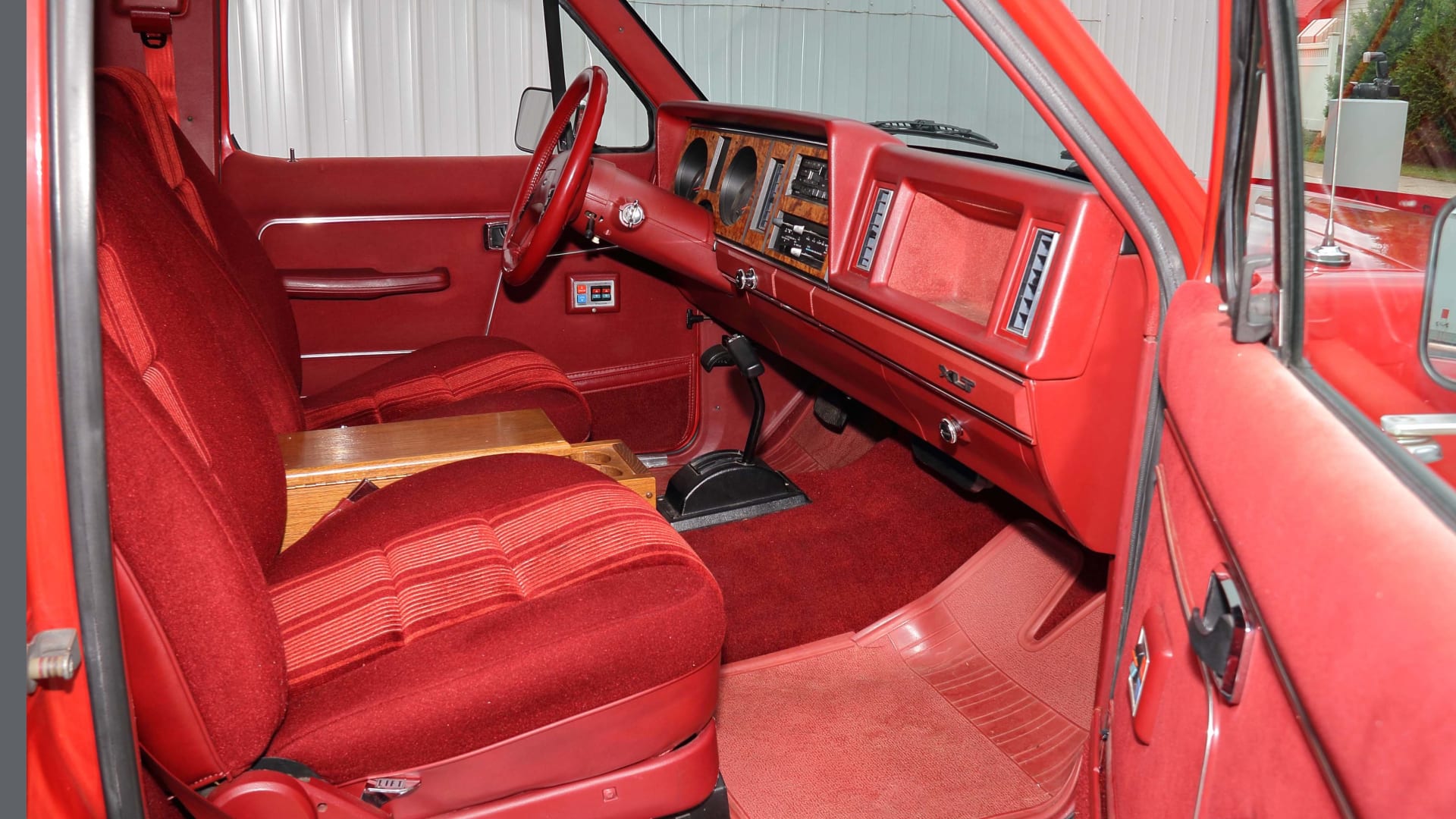 1986 Ford Bronco II at Chicago 2019 as F64 Mecum Auctions