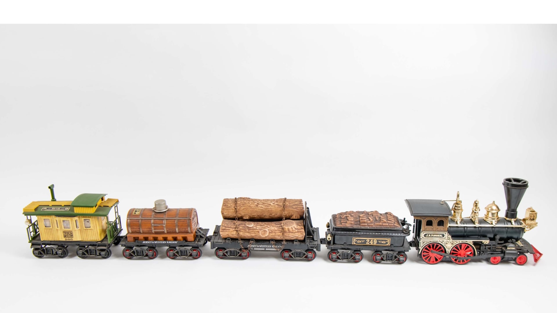Jim Beam Decanter Train at Chicago 2021 as Z238 Mecum Auctions