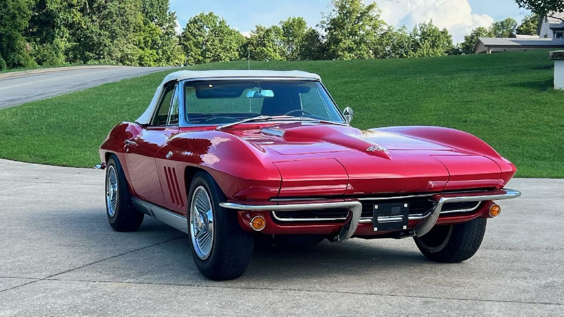1965 Chevrolet Corvette Convertible at Chattanooga 2022 as F112 Mecum