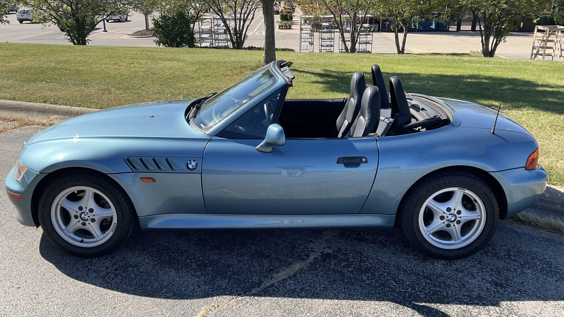 1998 BMW Z3 Roadster at Chattanooga 2022 as F196.1 - Mecum Auctions