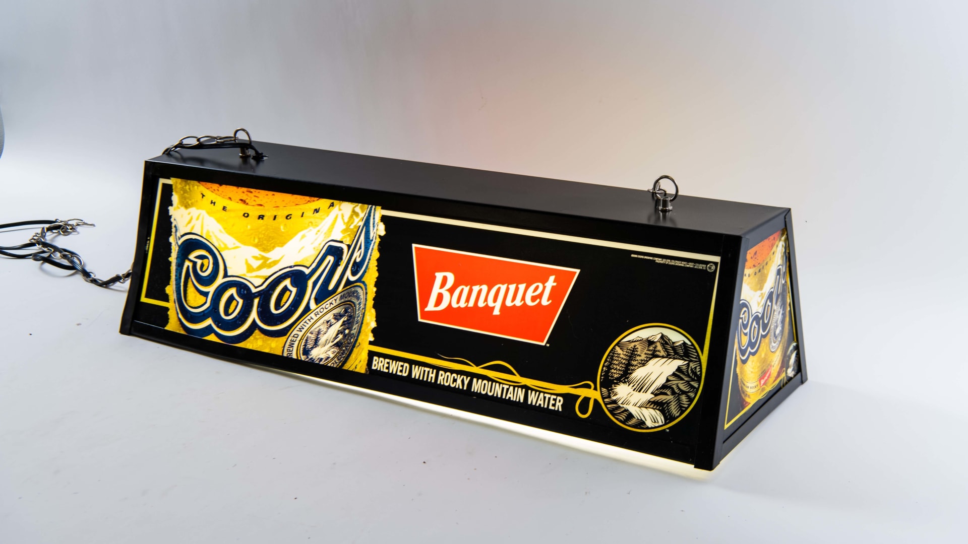 2005 Coors Banquet Beer DoubleSided Plastic Pool Table Light at
