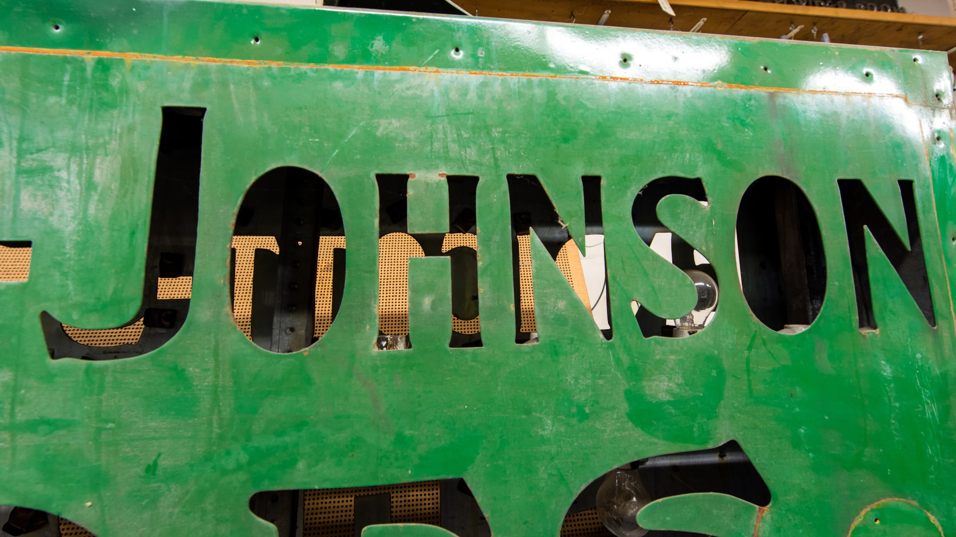 Endicott Johnson Lighted Sign 72x36 at Kissimmee 2018 as Z74 Mecum