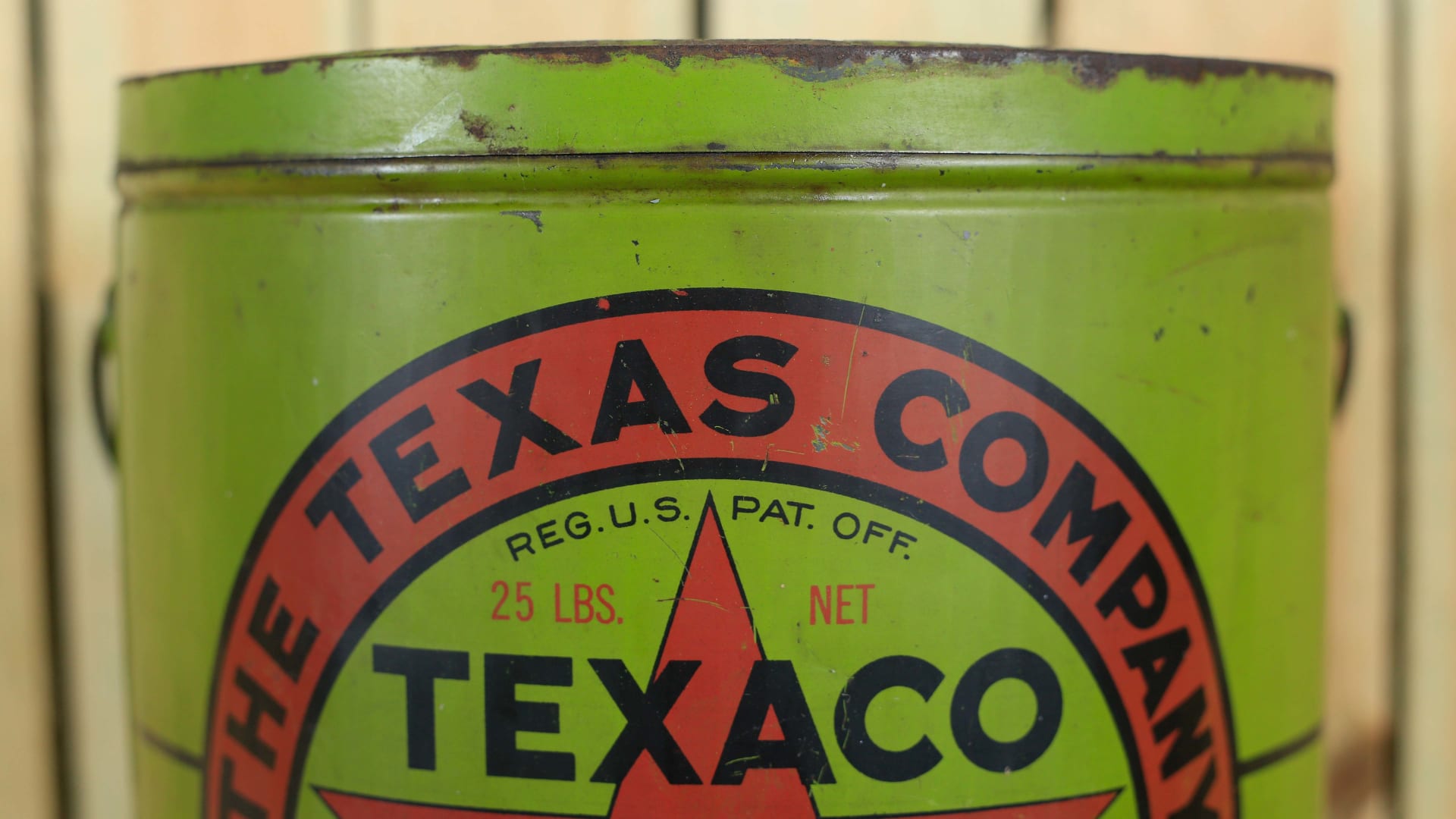 Texaco Grease No. 3 25pound Can With Handle 10in at Kissimmee Road