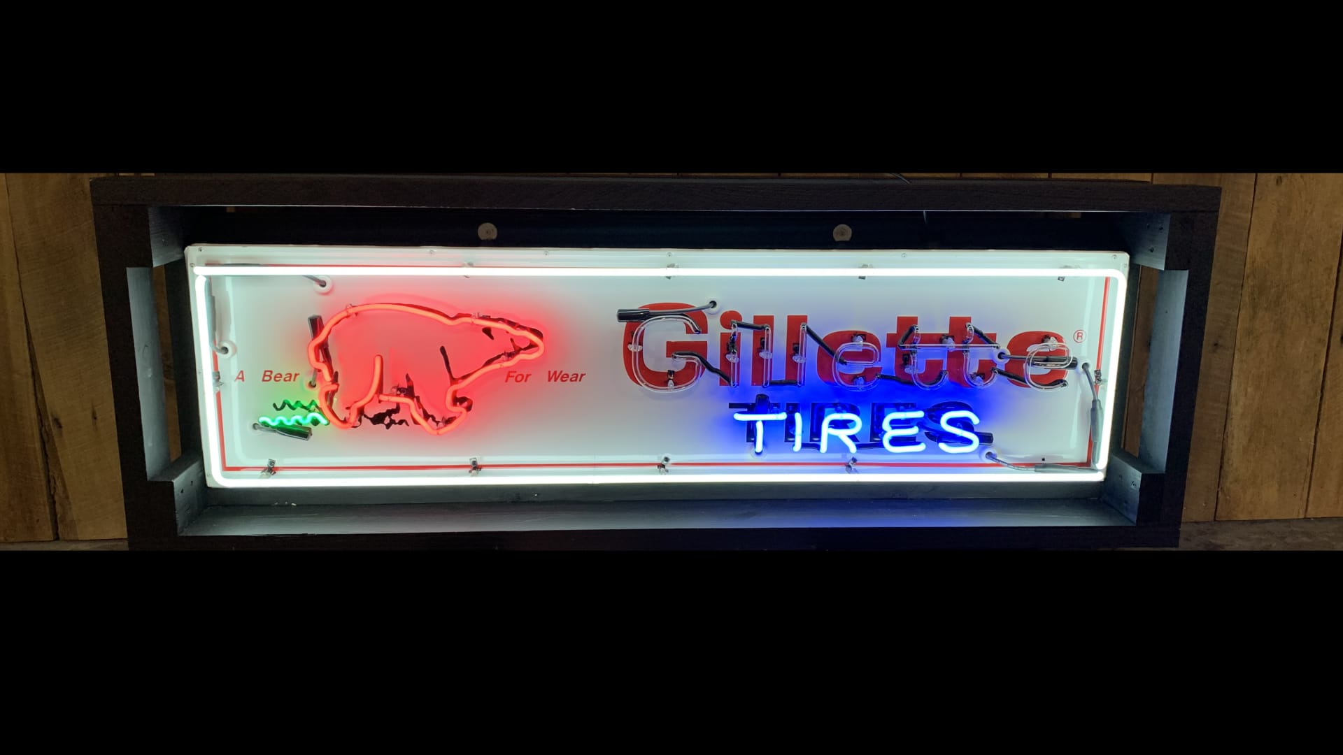 Gillette Tires NOS Dealership SSTN 60x9x17 at Davenport 2020 as H5