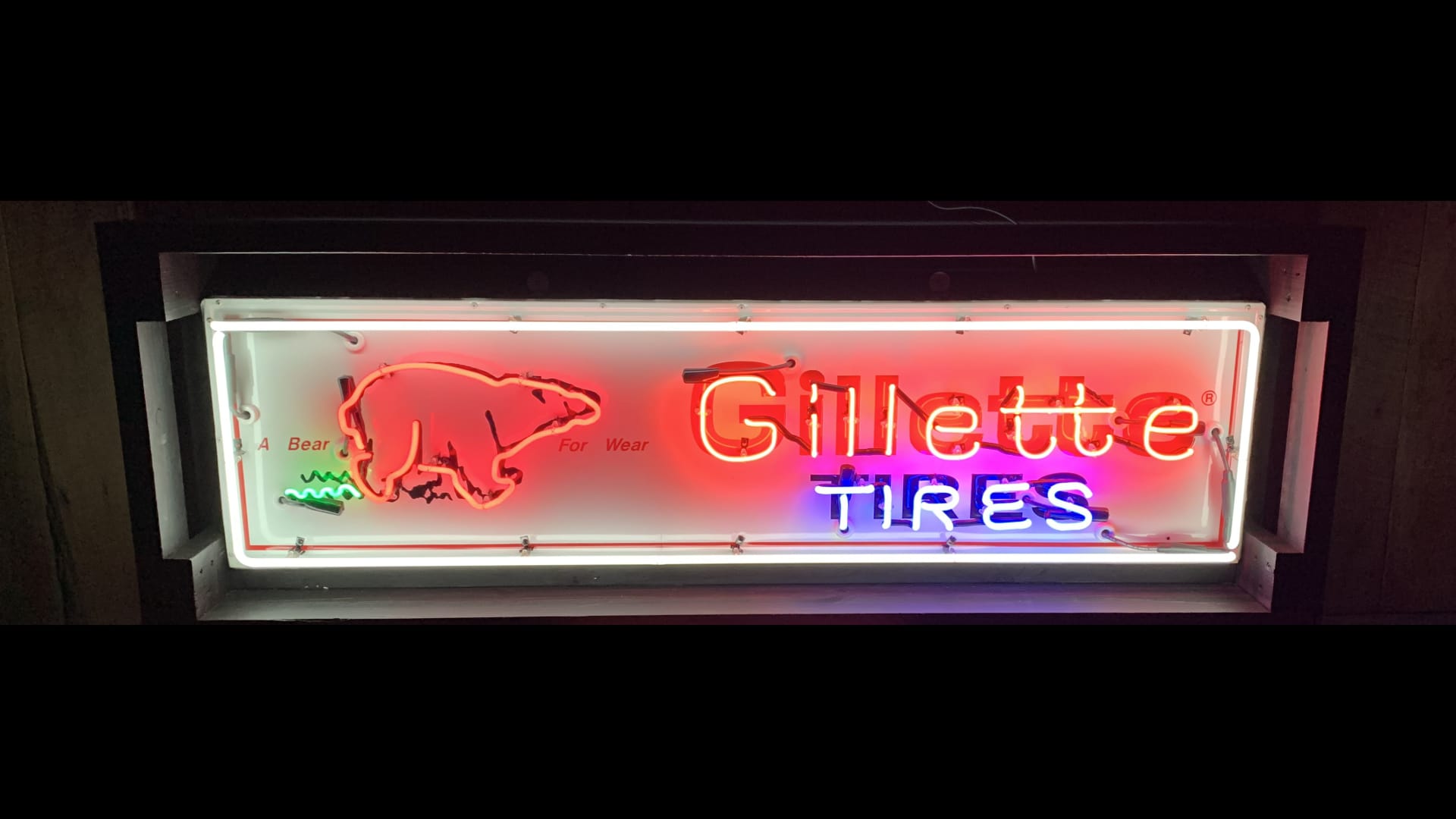 Gillette Tires NOS Dealership SSTN 60x9x17 at Davenport 2020 as H5