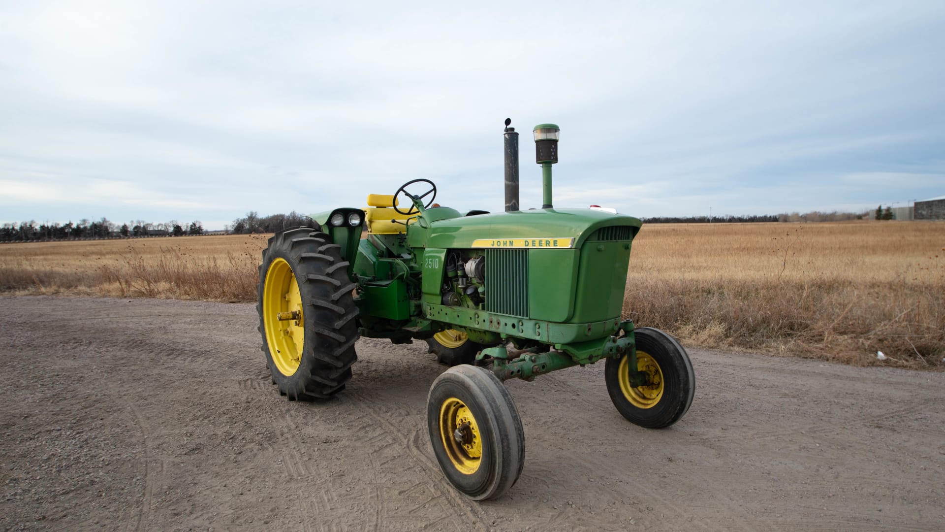 1966 John Deere 2510 Gas Powershift at Gone Farmin' Spring Classic 2021 ...