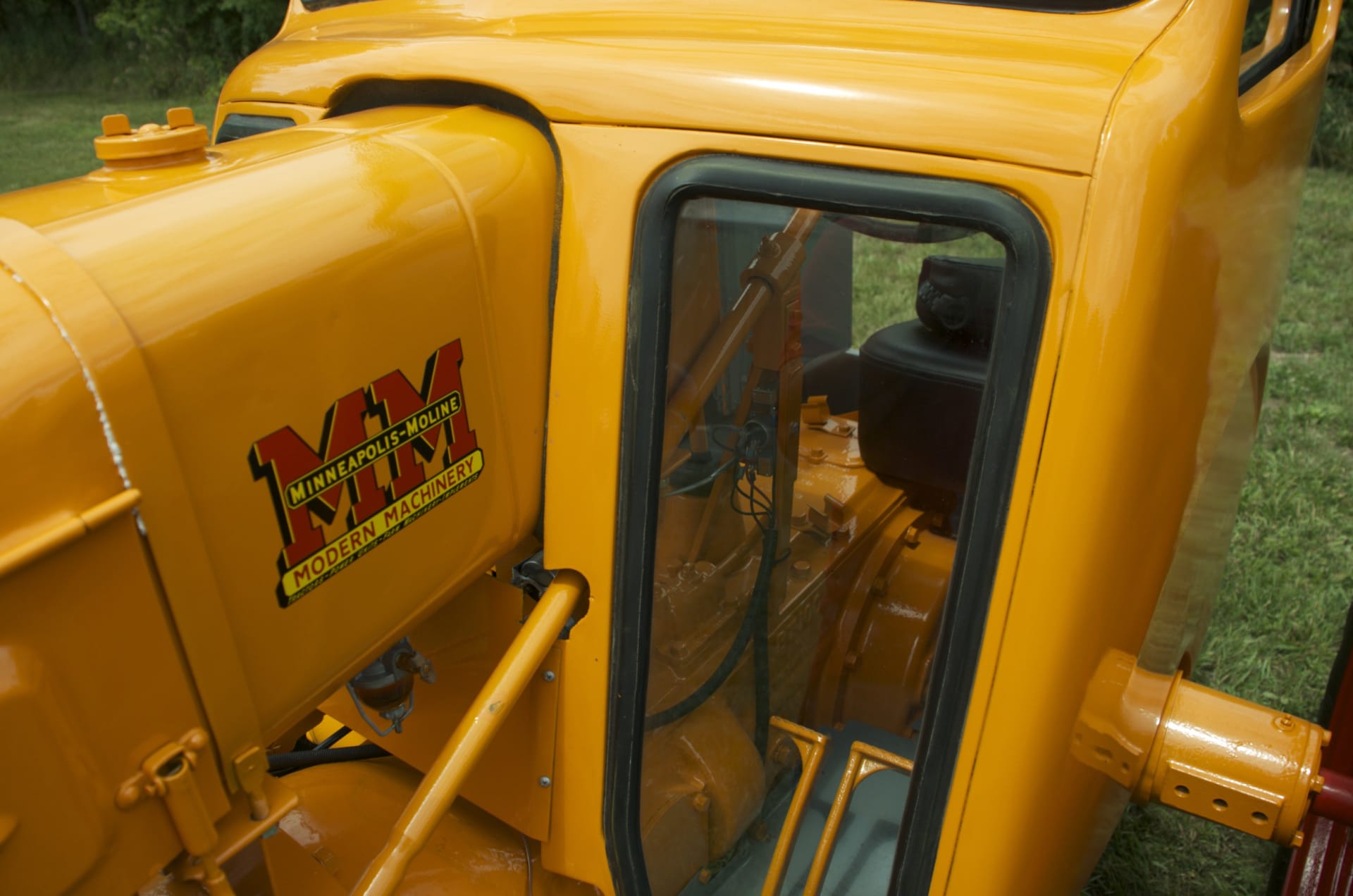 Minneapolis Moline R With Cab at Gone Farmin' Walworth 2013 as S72