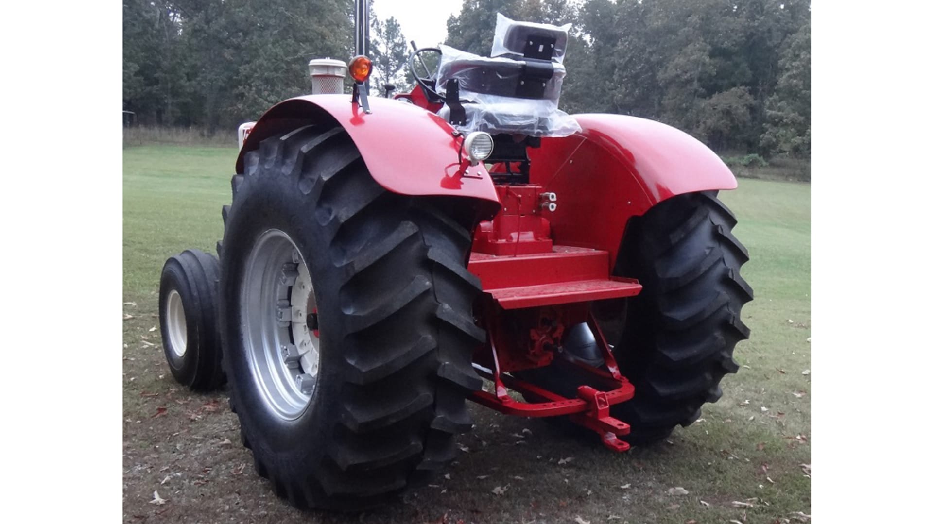1967 International 1206 Wheatland at Gone Farmin' Iowa Premier 2015 as