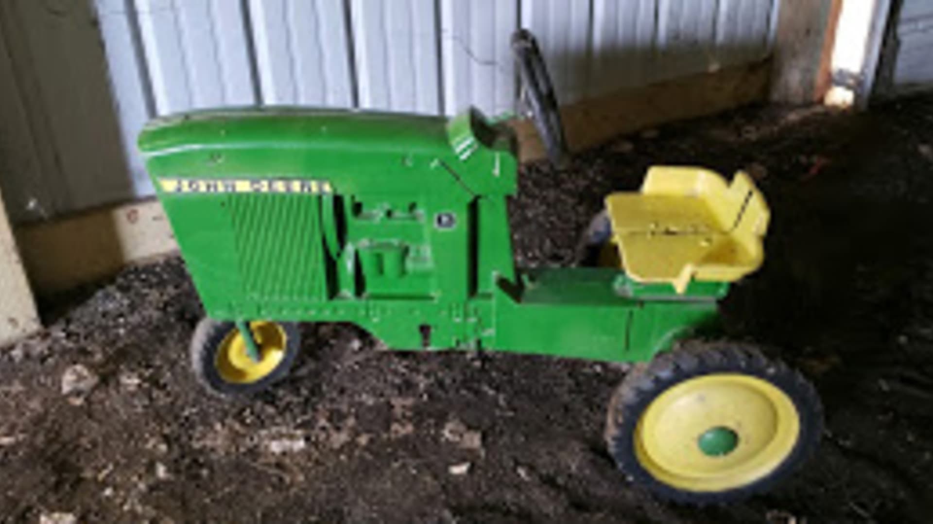 John Deere Pedal Tractor At Gone Farmin Fall Premier 2019 As B6 Mecum Auctions 3404