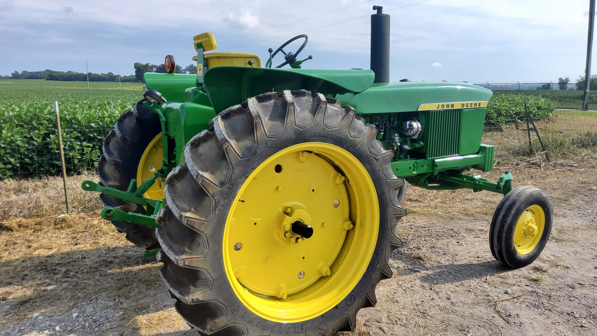 1969 John Deere 2520 at Gone Farmin' Fall Premier 2021 as F19 Mecum Auctions