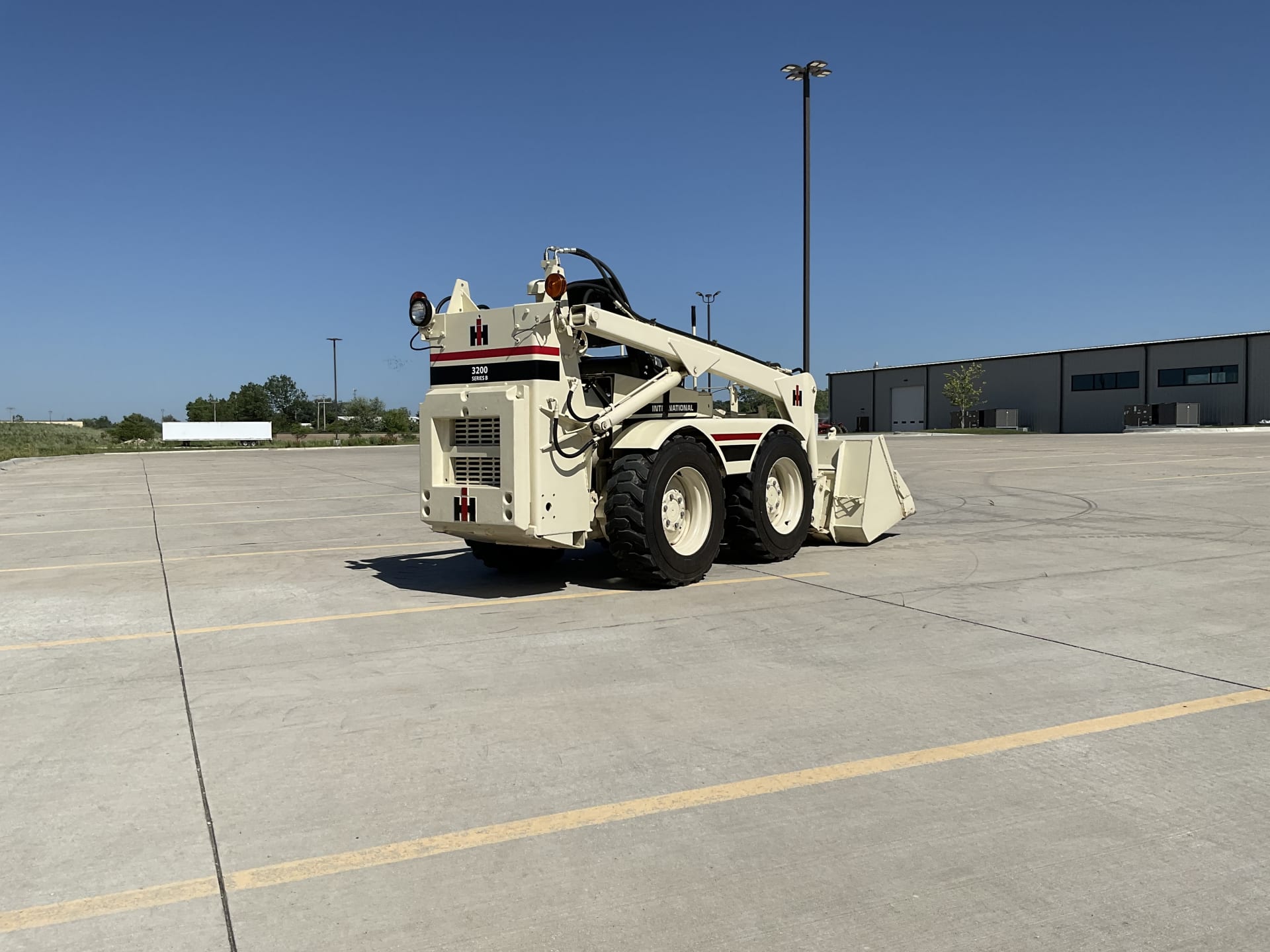 1975 International 3200 B Skid Loader at Gone Farmin