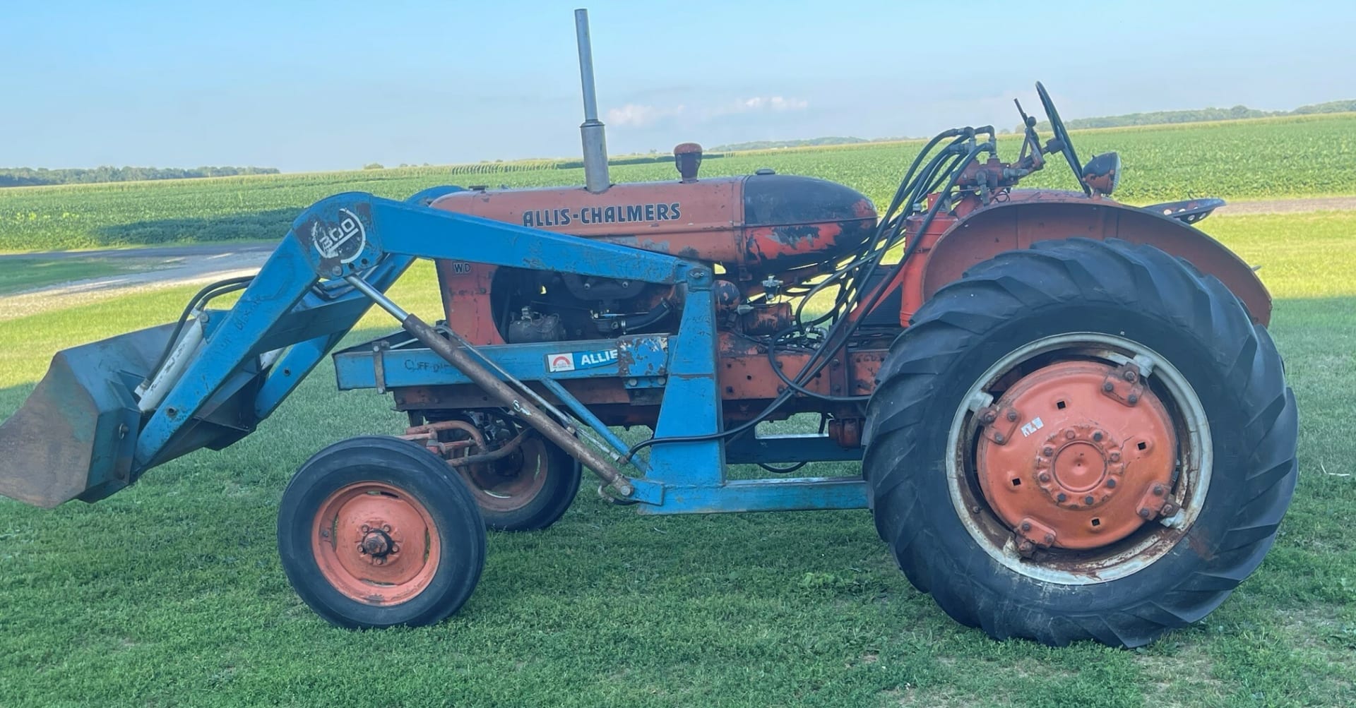 1949 AllisChalmers WD with Allied Loader at Gone Farmin' Fall Premier