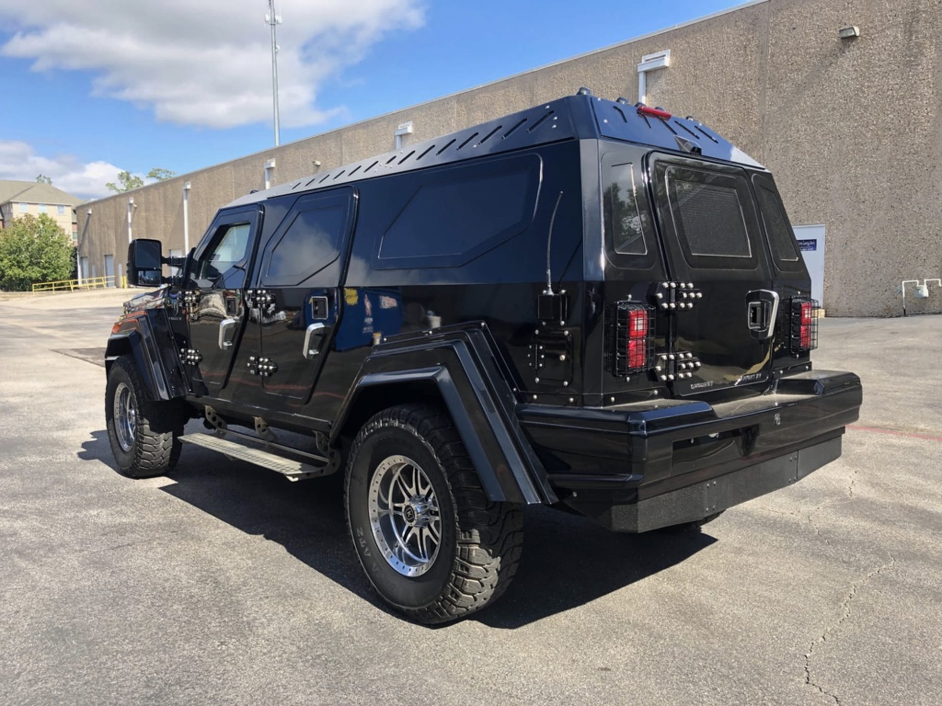 2008 Knight Conquest XV at Houston 2020 as S134 - Mecum Auctions
