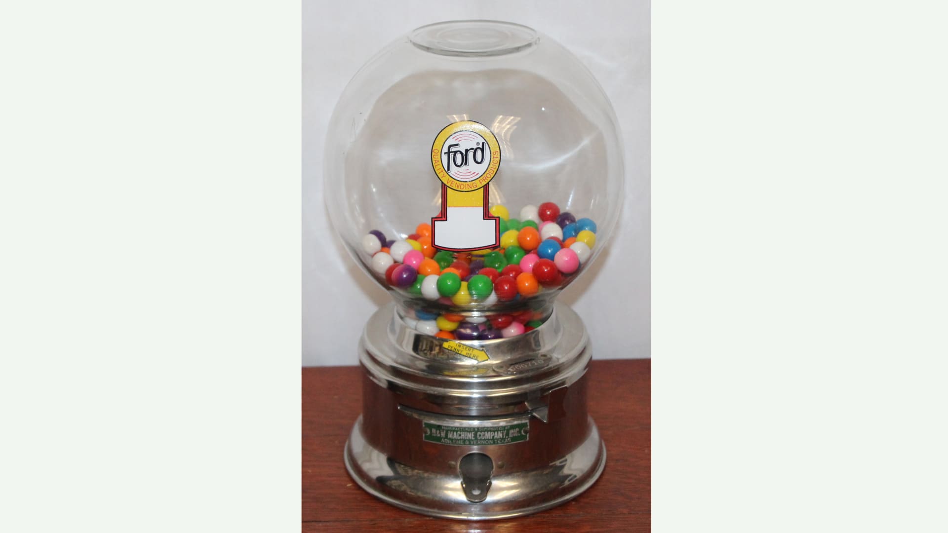 1950s Original Ford Gumball H&W Machine Co. Machine at Los Angeles 2017