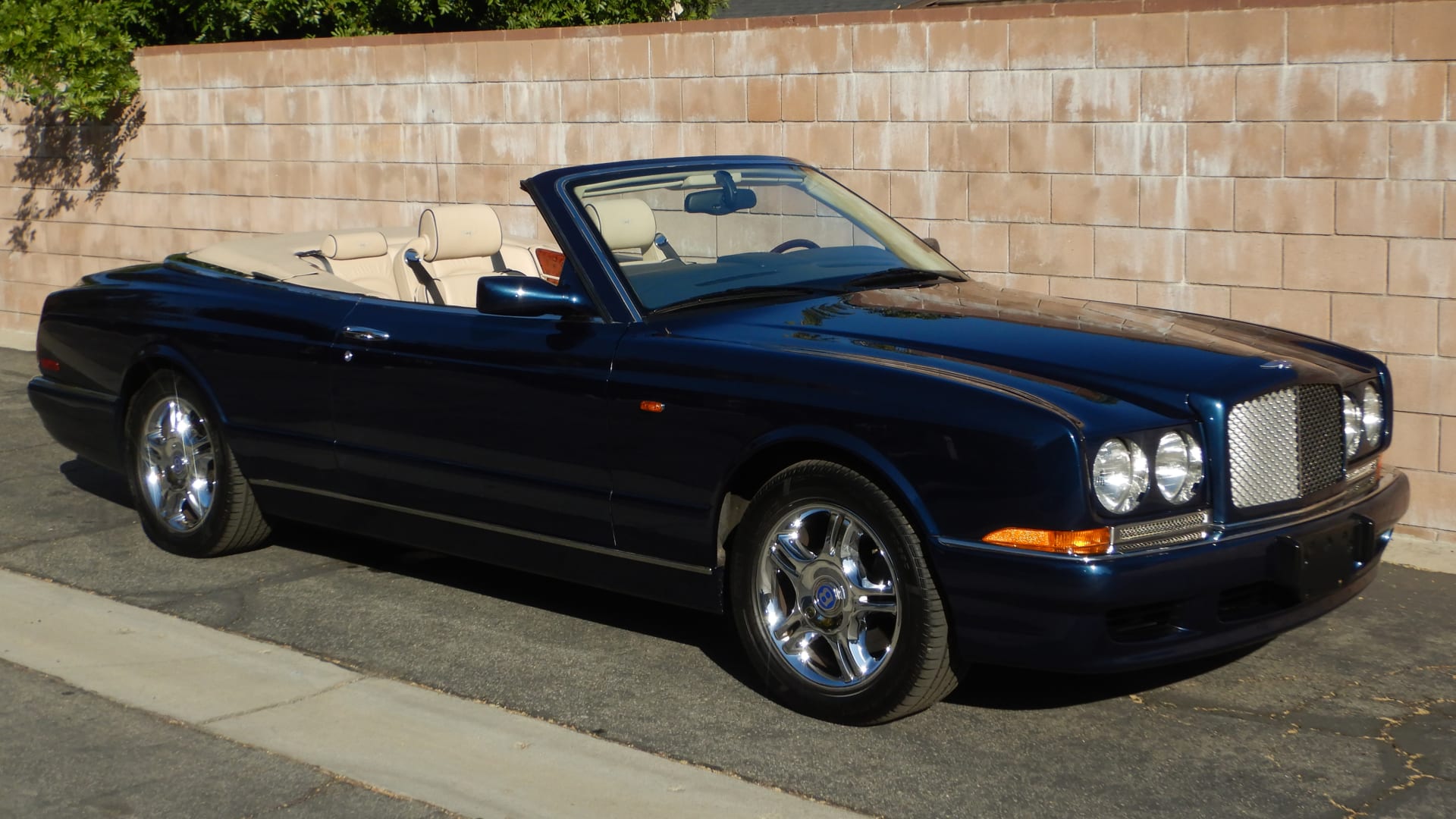 2002 Bentley Azure Mulliner Convertible at Las Vegas 2021 as S159