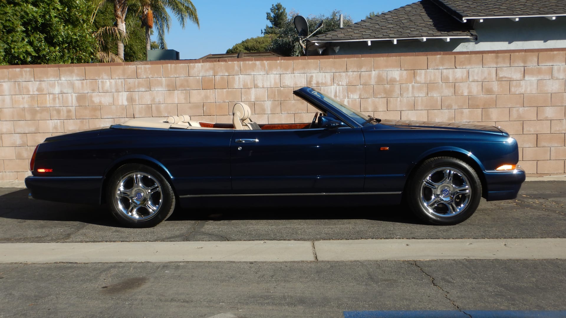 2002 Bentley Azure Mulliner Convertible at Las Vegas 2021 as S159
