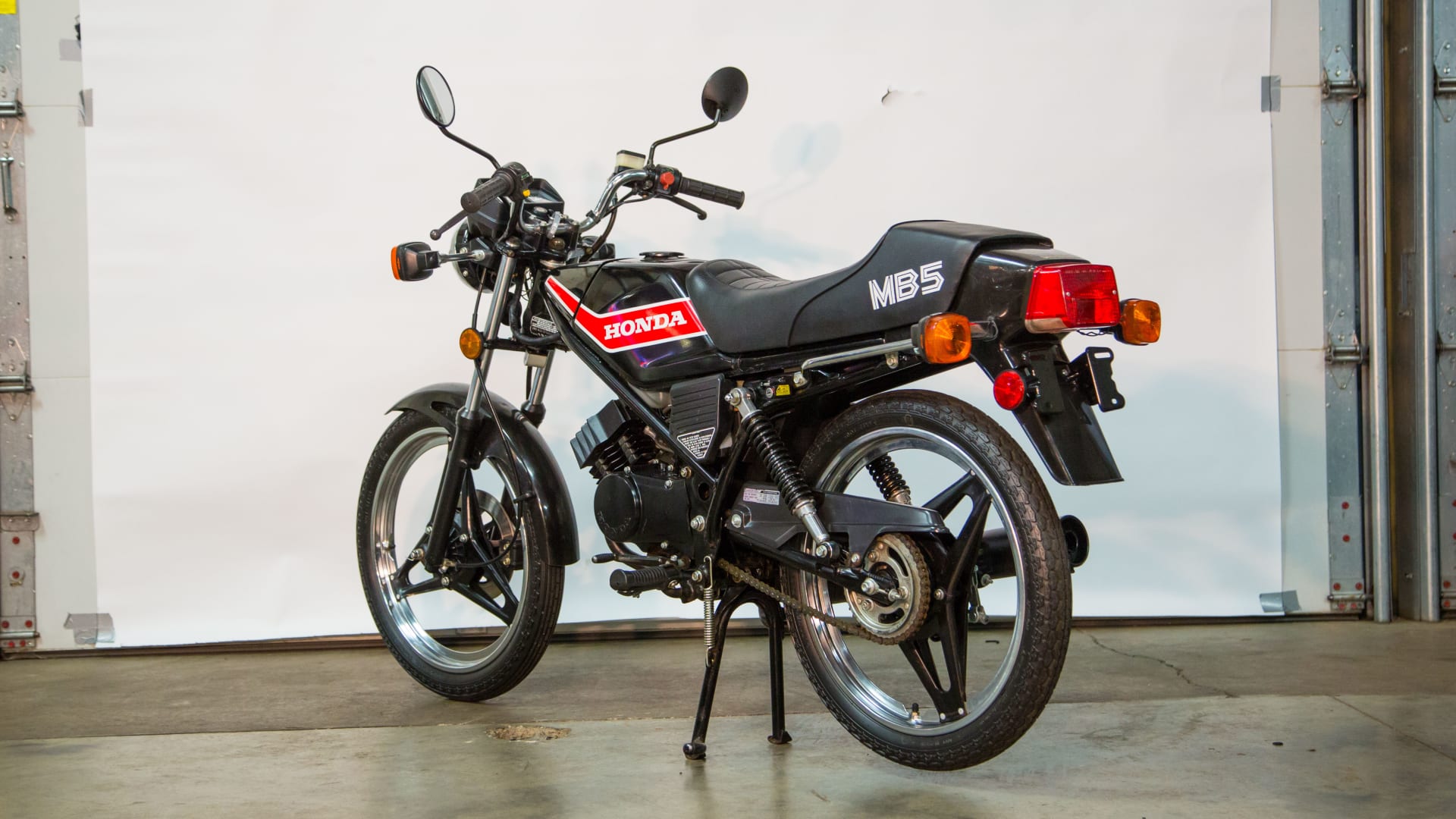 1982 Honda MB5 at Las Vegas Motorcycles 2018 as G111 Mecum Auctions