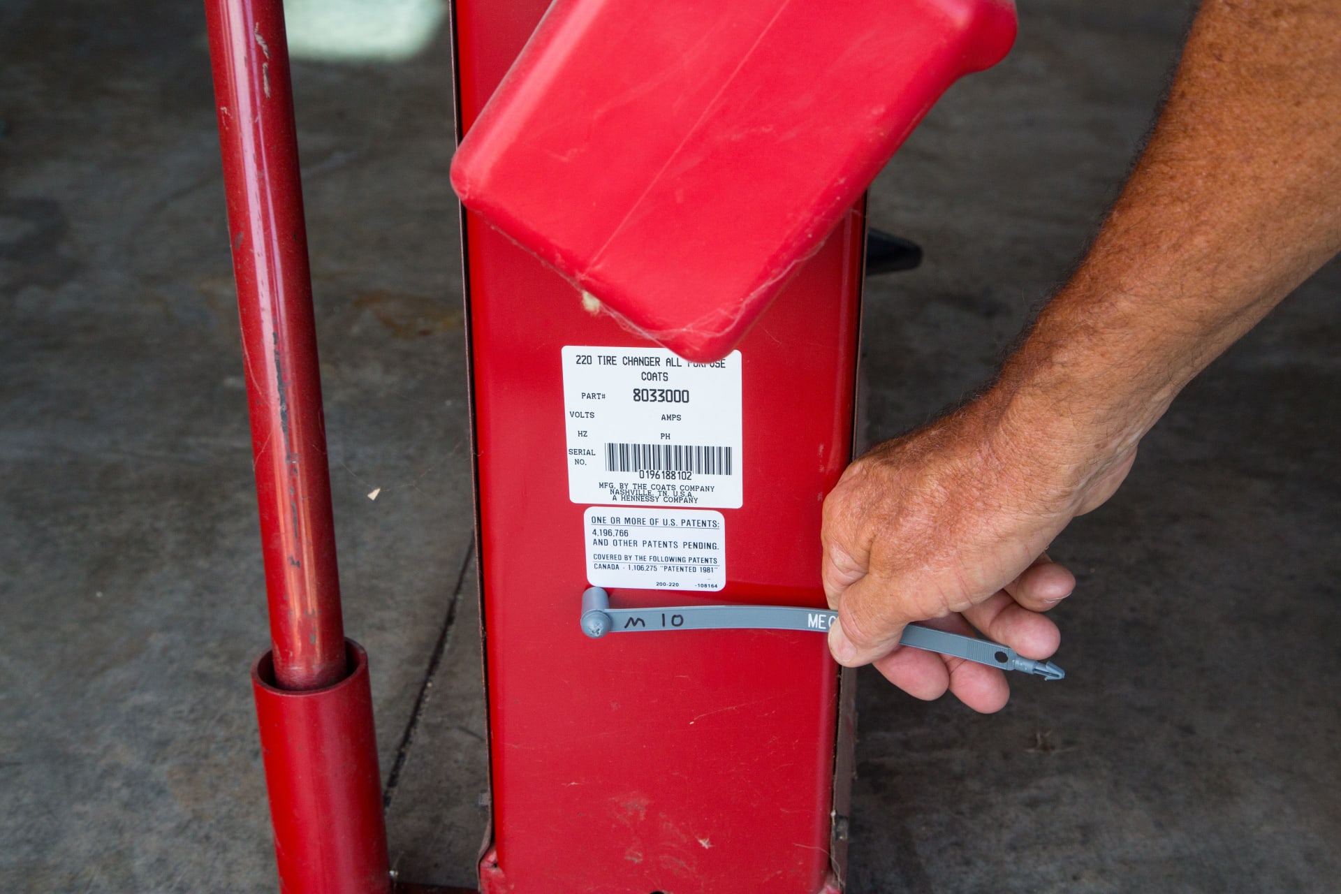 Coats 220 Motorcycle Tire Machine