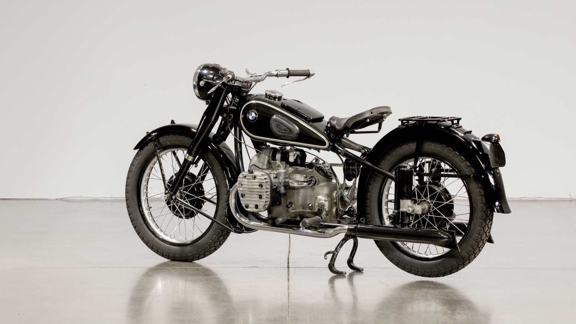 Bmw R71 1939 BMW R71 at Las Vegas Motorcycles 2019 as F122 - Mecum Auctions