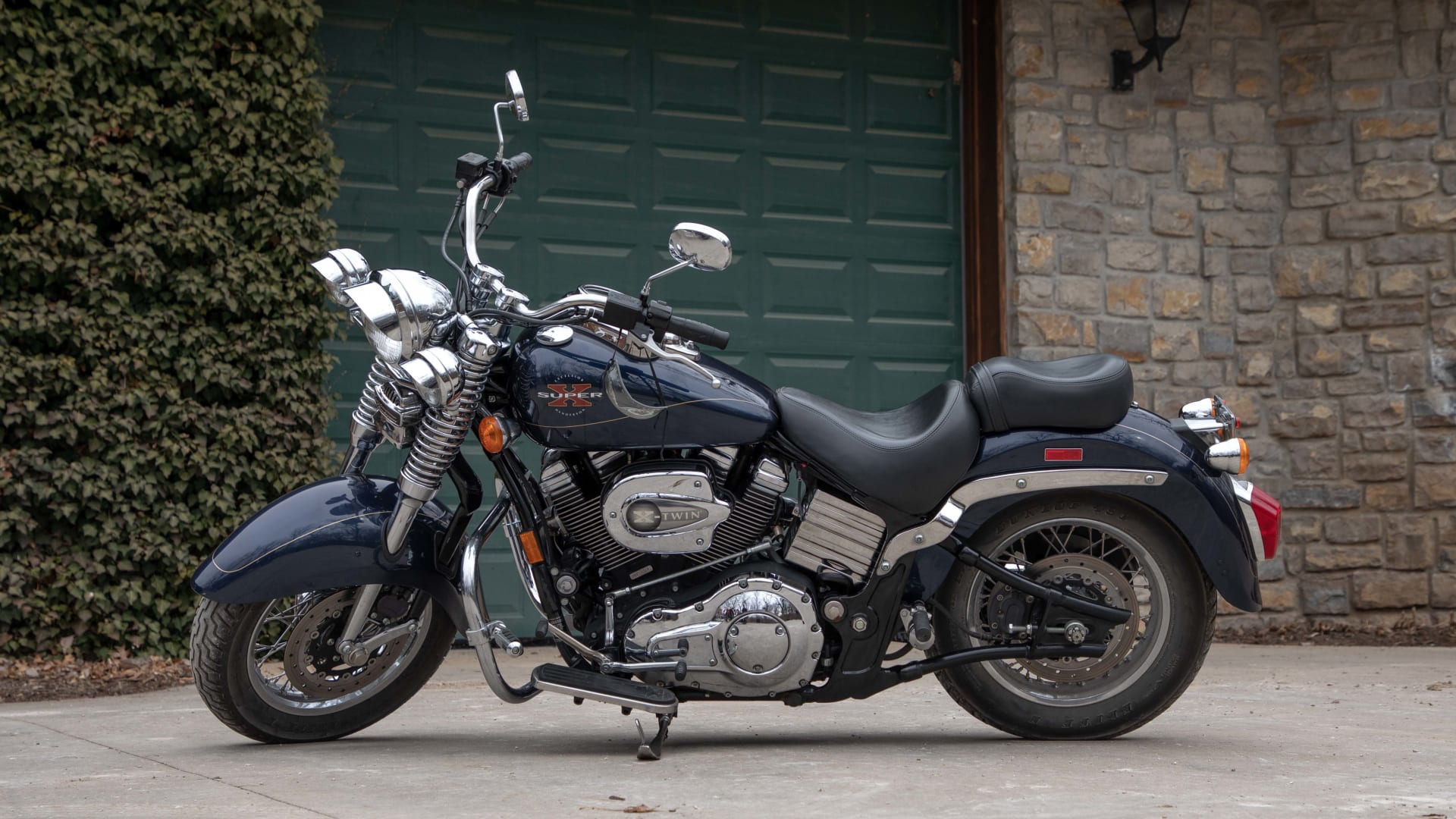 2000 Excelsior Henderson Super X at Las Vegas Motorcycles 2021 as T3.2