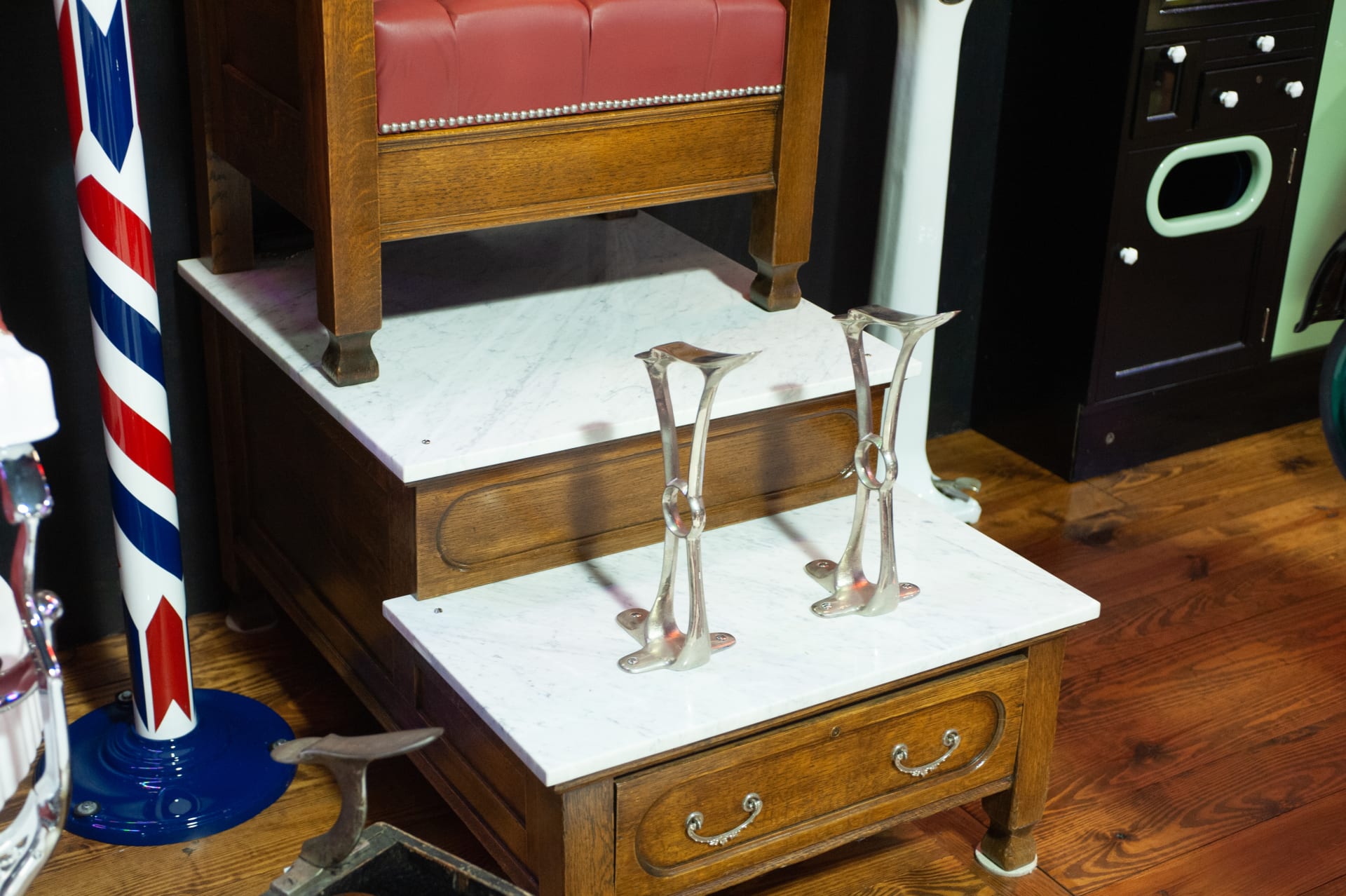 Vintage Shoe Shine Stand at The Eddie Vannoy Collection 2020 as L86