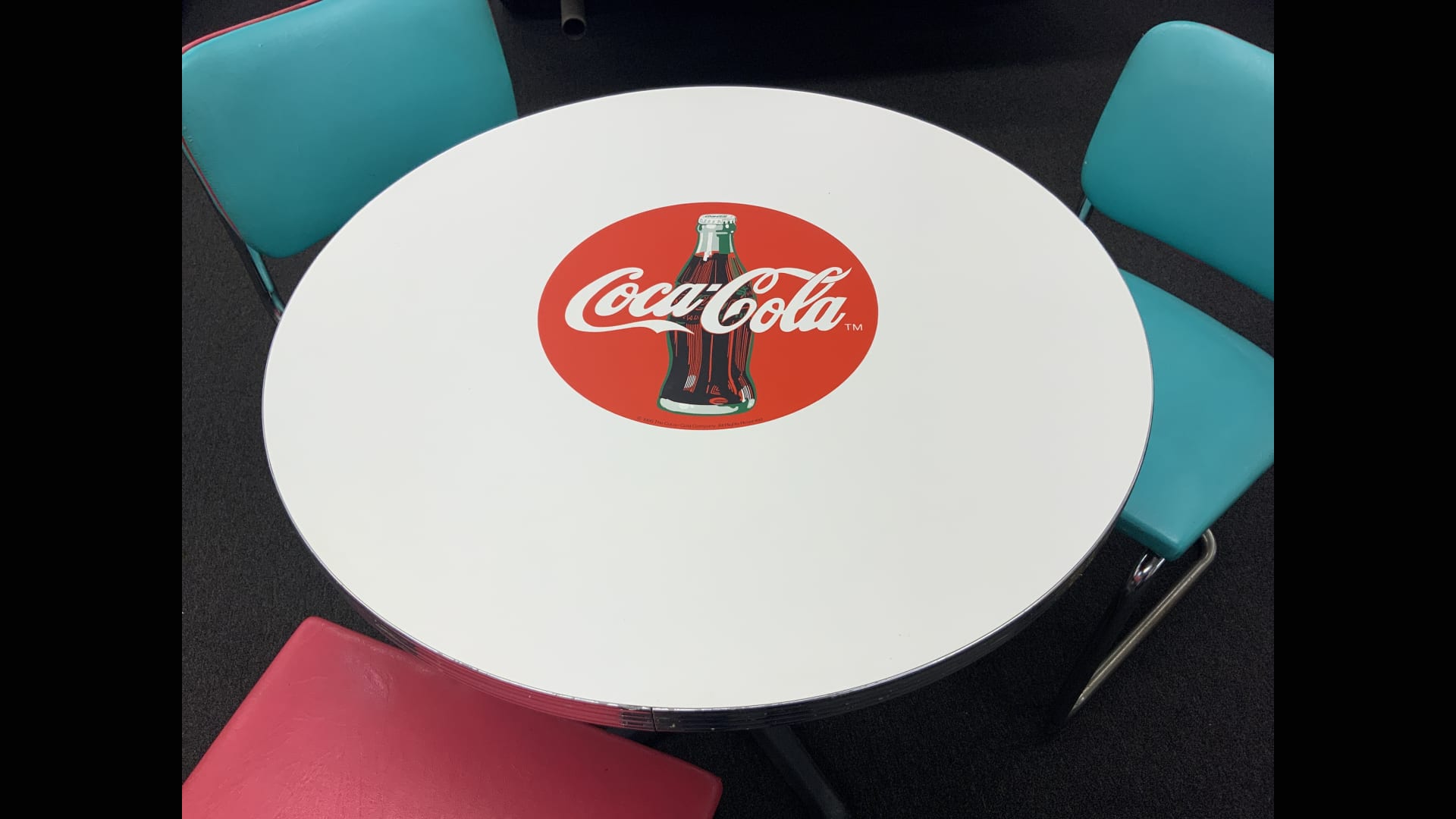 CocaCola Table And Chairs at Punta Gorda 2021 as H233 Mecum Auctions