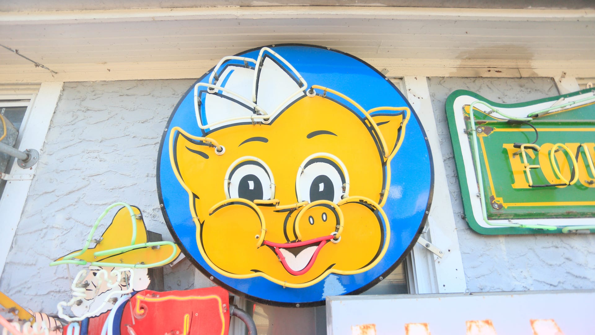 Piggly Wiggly SingleSided Porcelain Neon 42x9 at Indy Road Art 2019 as