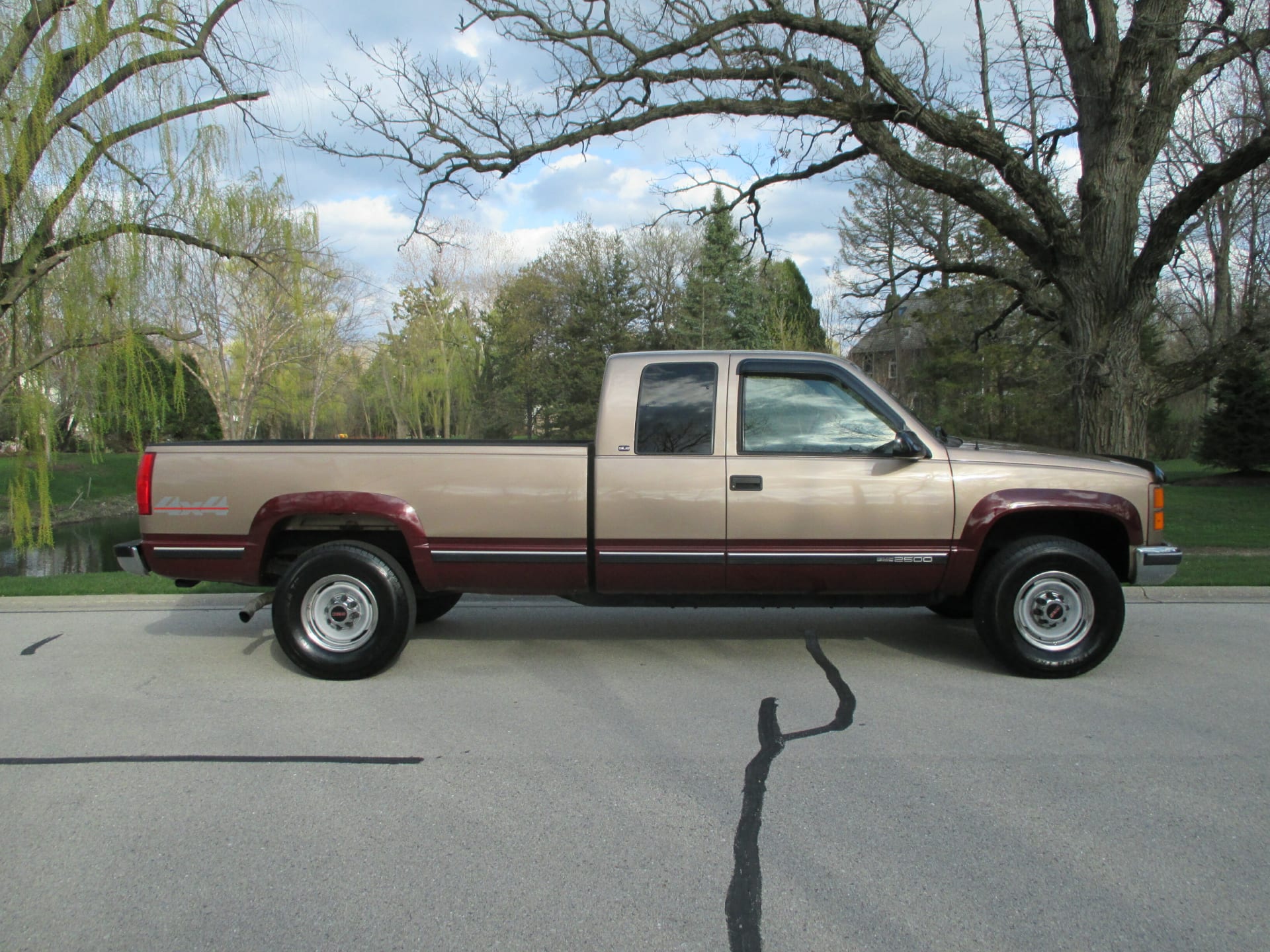 1997 GMC Sierra 2500 Pickup at Indy 2022 as G200 - Mecum Auctions