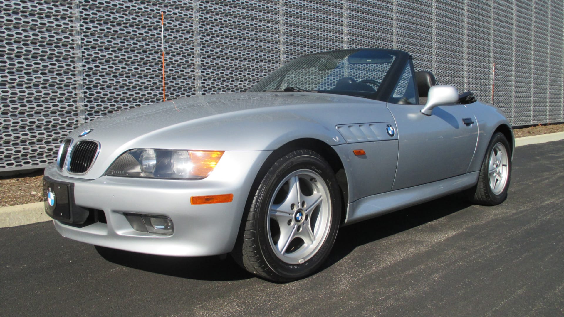 1996 BMW Z3 Roadster at Indy 2022 as G81 - Mecum Auctions