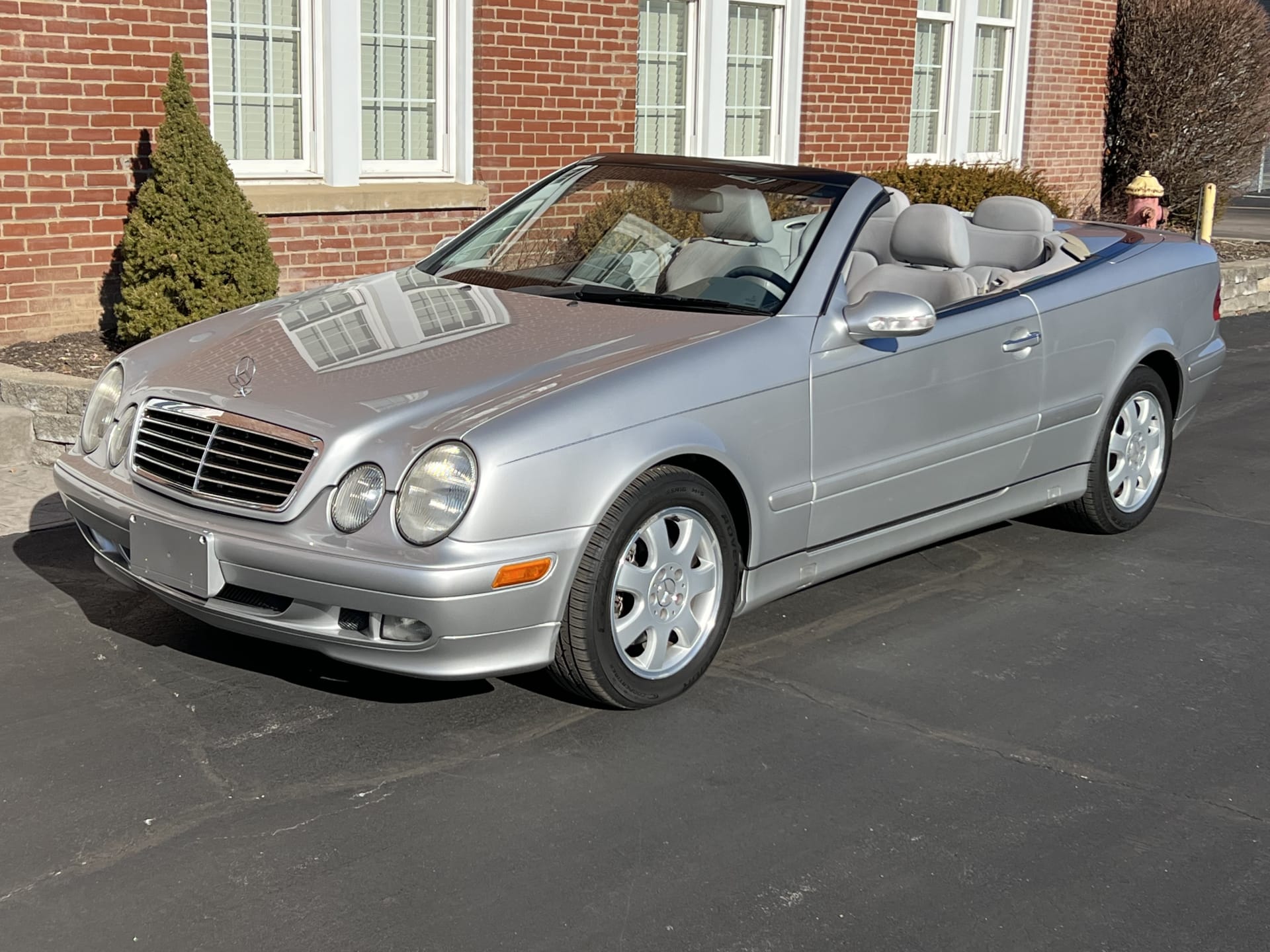 2003 Mercedes Benz CLK320 Convertible At Glendale 2023 As S37 Mecum 2003-mercedes-benz-clk320-convertible-at-glendale-2023-as-s37-mecum