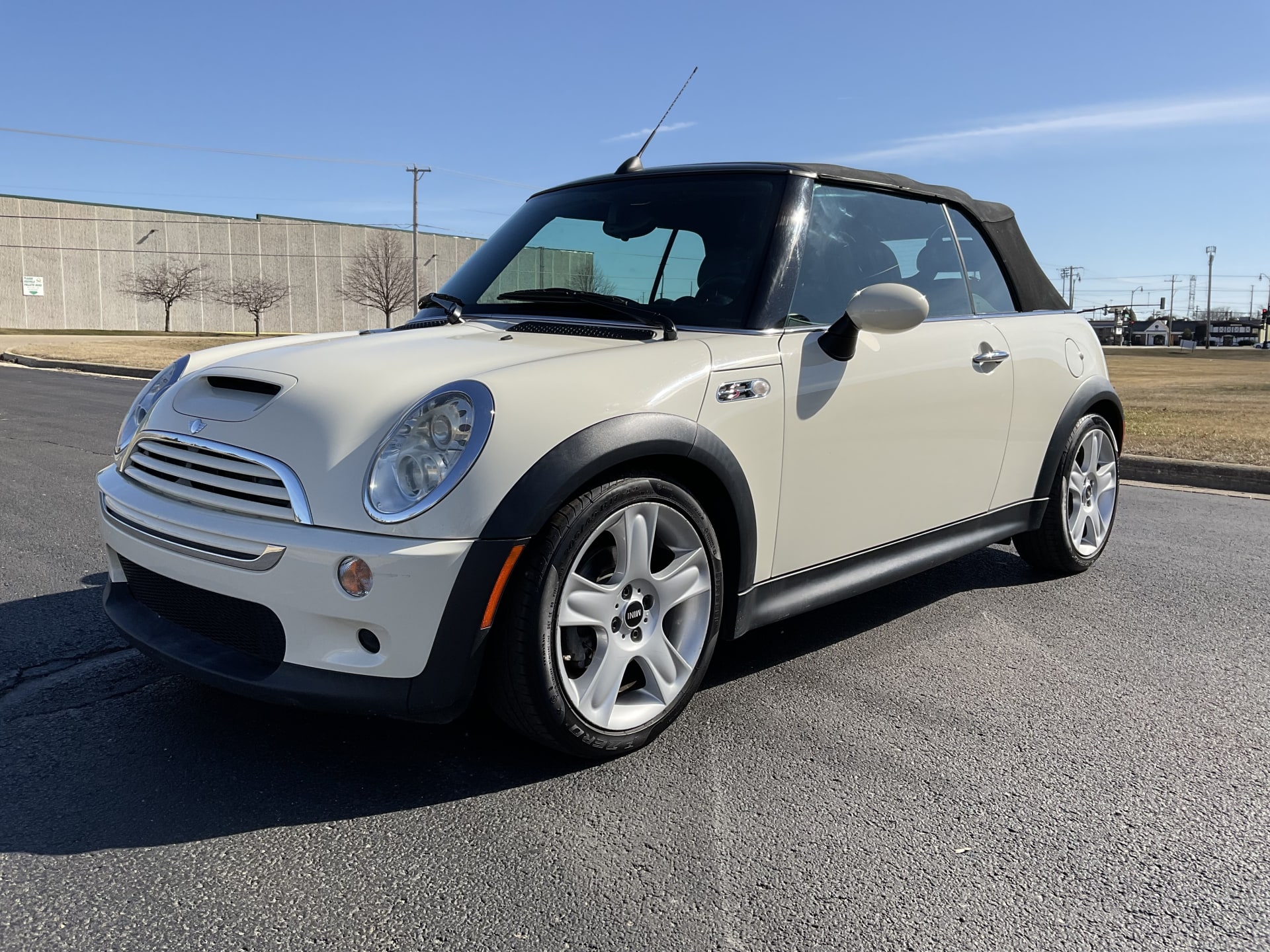 2007 Mini Cooper Convertible at Glendale 2023 asW146.1 - Mecum Auctions