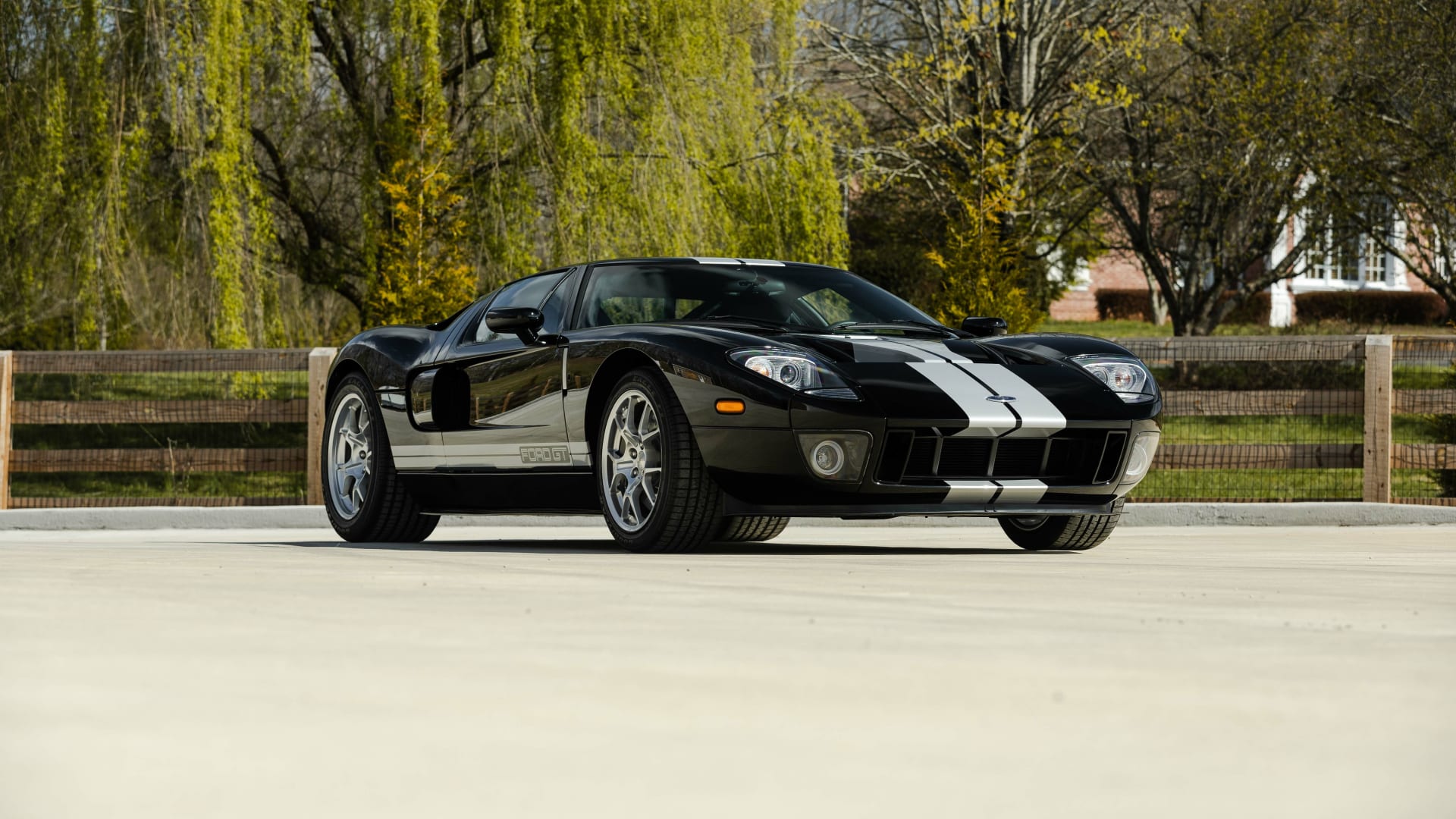 2006 Ford GT at Indy 2023 as S122 - Mecum Auctions